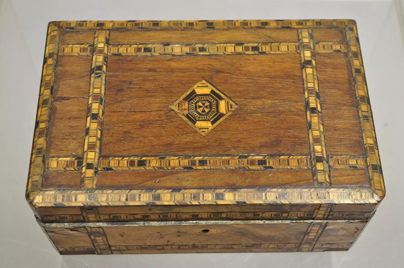Antica scatola da cucito inglese vittoriana con intarsio, contenitore da scrivania. Circa metà del XIX secolo. Misure: 4,25