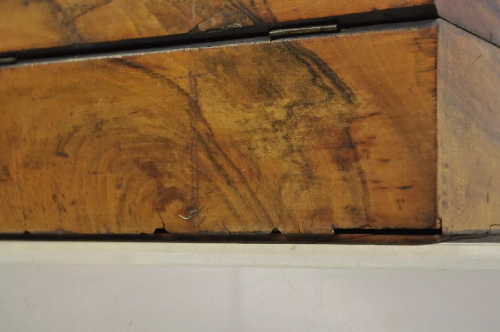 Legno Antico mobile da tè vittoriano inglese con intarsio, scatola da cucito, scrivania e deposito in vendita