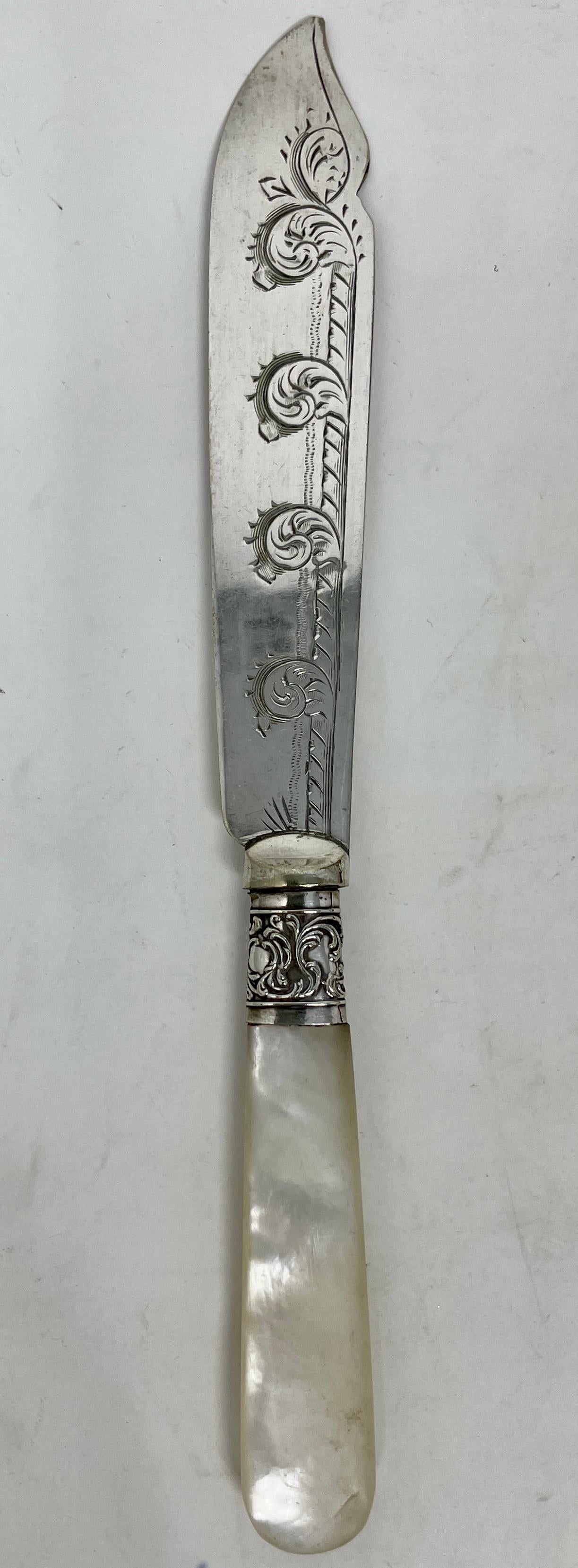 Antikes englisches viktorianisches Perlmutt- 24-teiliges Fisch-Set in Etui, um 1880 im Zustand „Gut“ im Angebot in New Orleans, LA