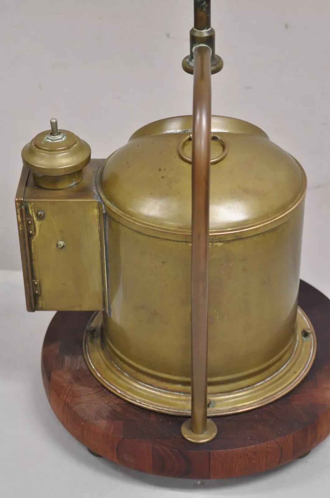 Ancienne lampe de table anglaise victorienne en laiton nautique avec bobine de bobine de bateau en vente 2