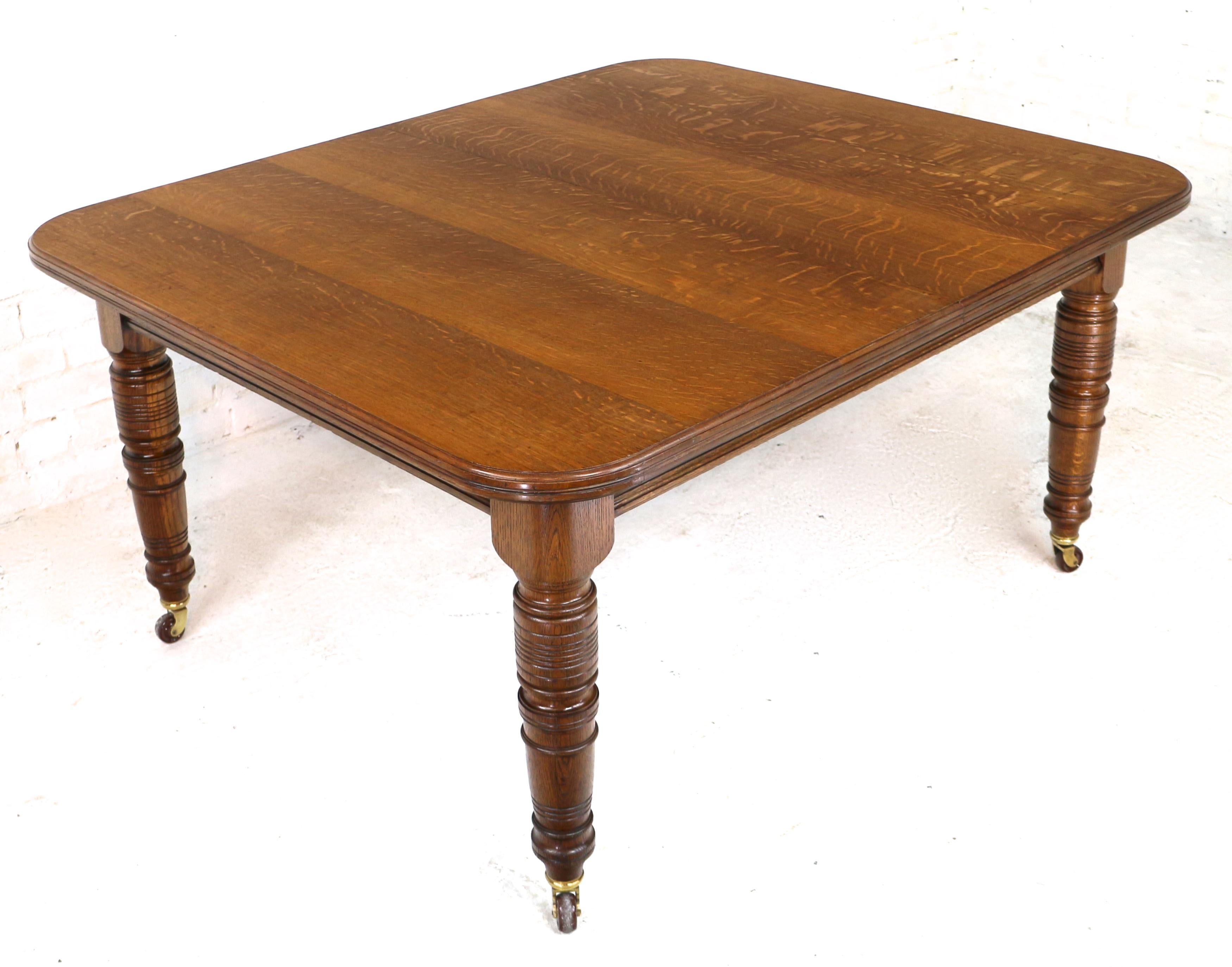 Antique English Victorian Oak Extending Dining Table & 3 Leaves, Seats 12 For Sale 1