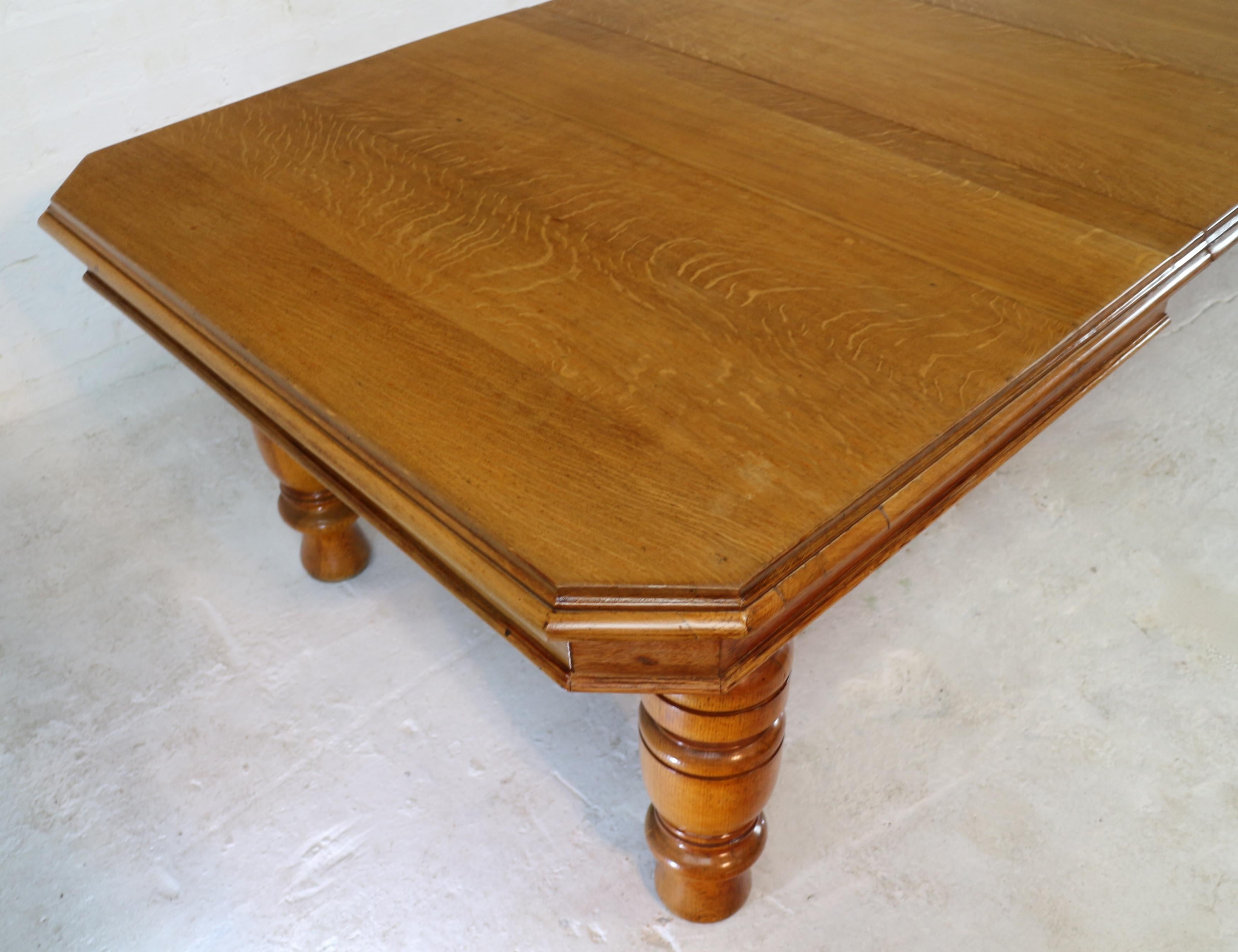 Antique English Victorian Oak Extending Dining Table & 4 Leaves, 12ft/Seats 14 1