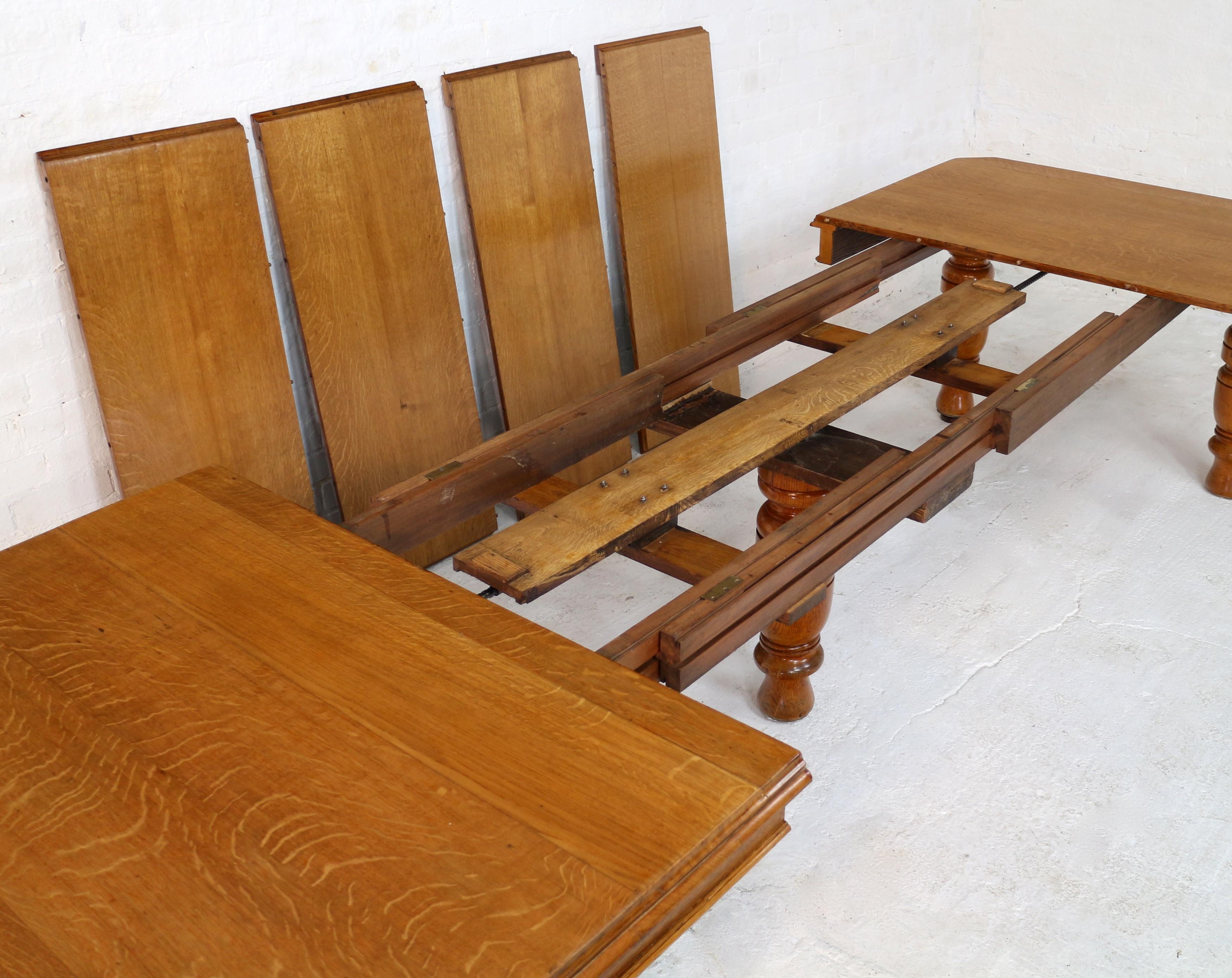 Antique English Victorian Oak Extending Dining Table & 4 Leaves, 12ft/Seats 14 For Sale 5