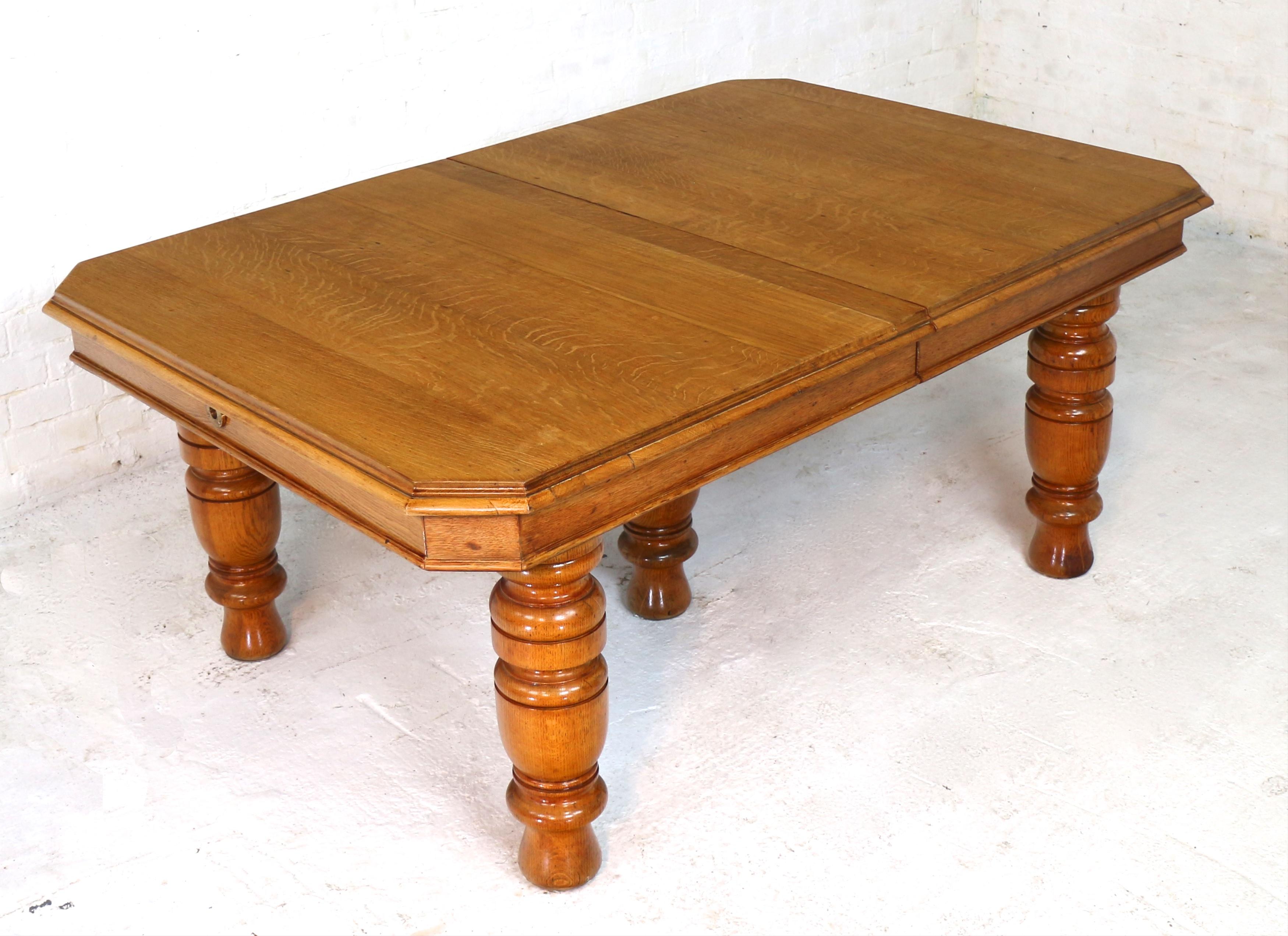 Antique English Victorian Oak Extending Dining Table & 4 Leaves, 12ft/Seats 14 For Sale 10