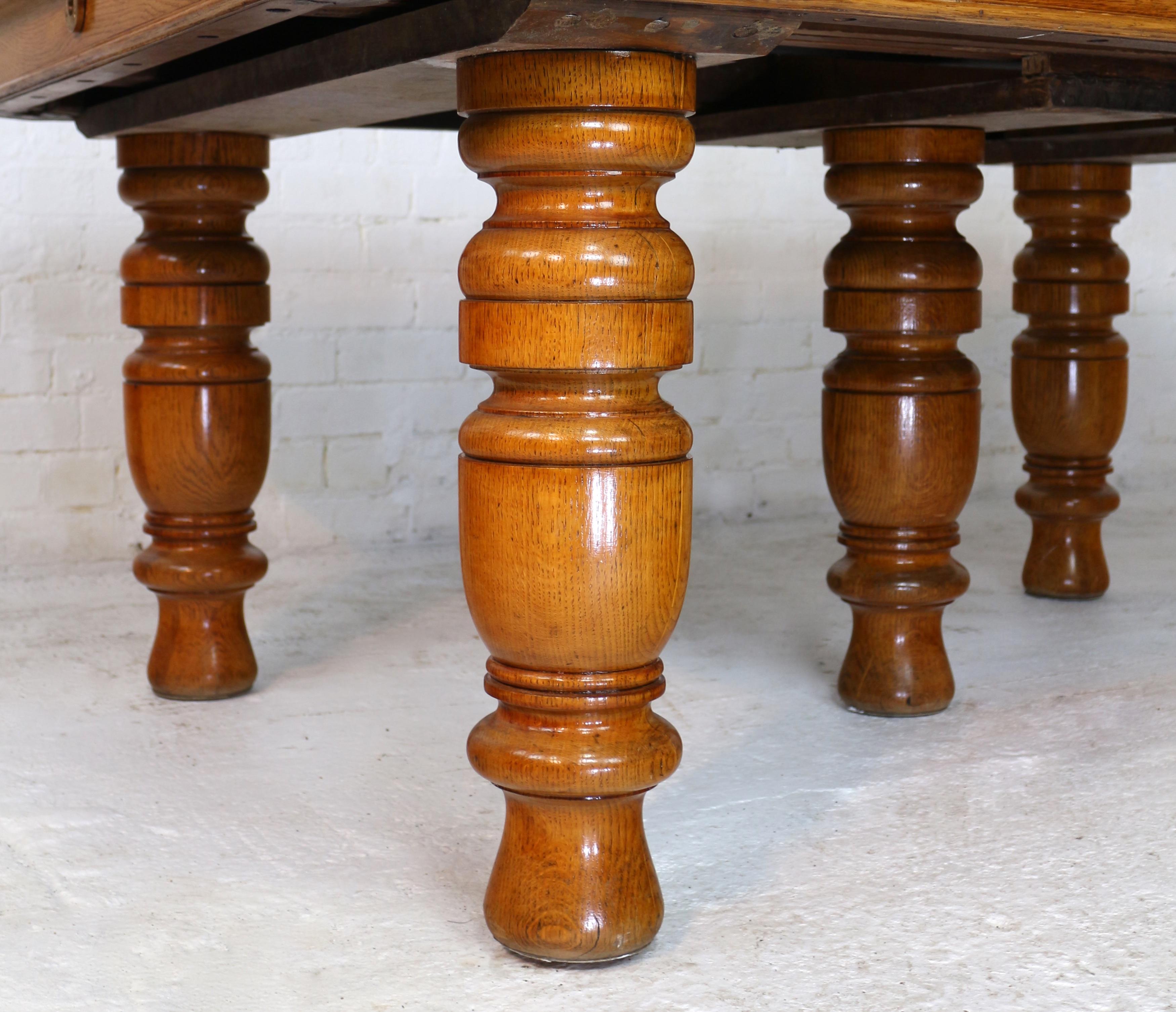 Antique English Victorian Oak Extending Dining Table & 4 Leaves, 12ft/Seats 14 For Sale 11