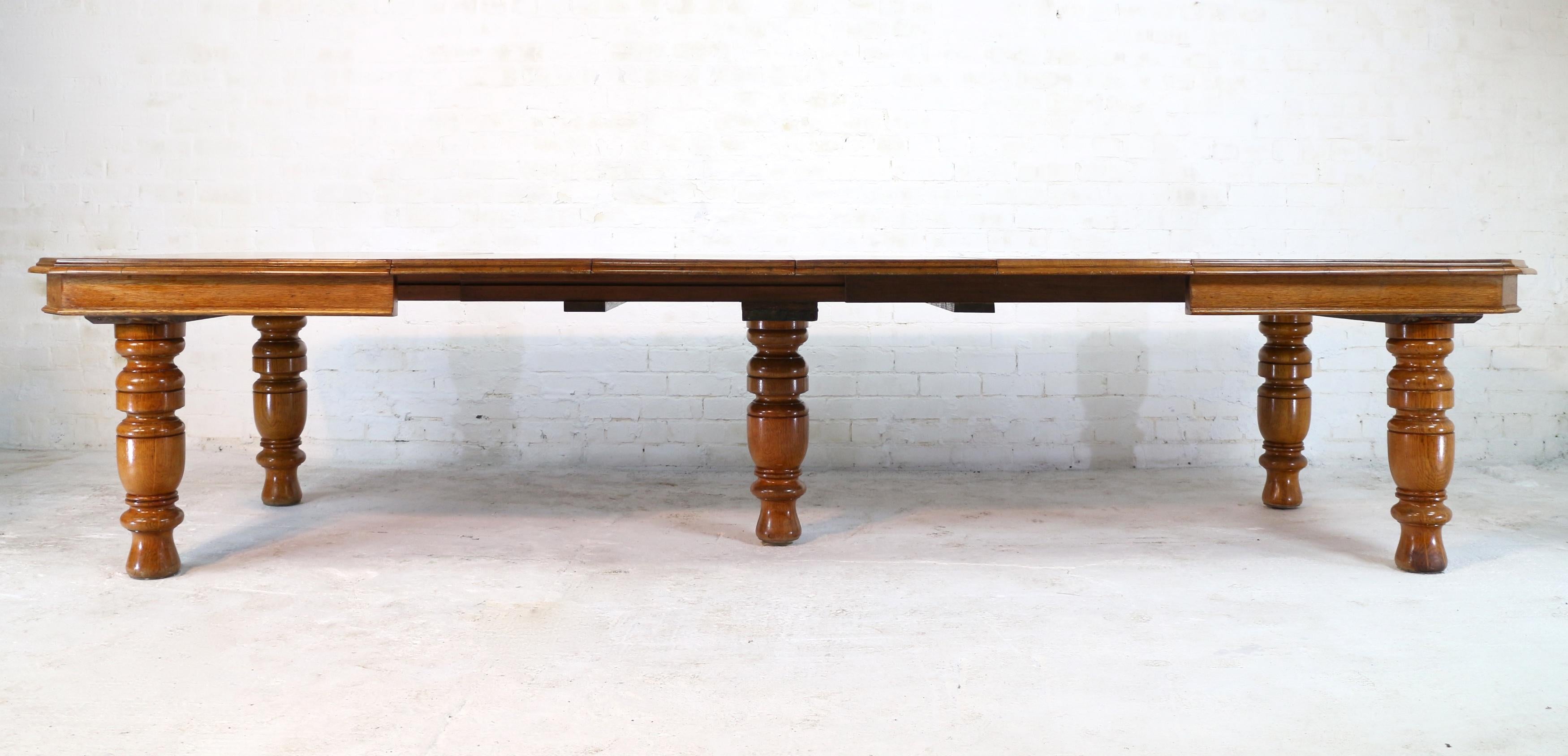Hand-Crafted Antique English Victorian Oak Extending Dining Table & 4 Leaves, 12ft/Seats 14 For Sale