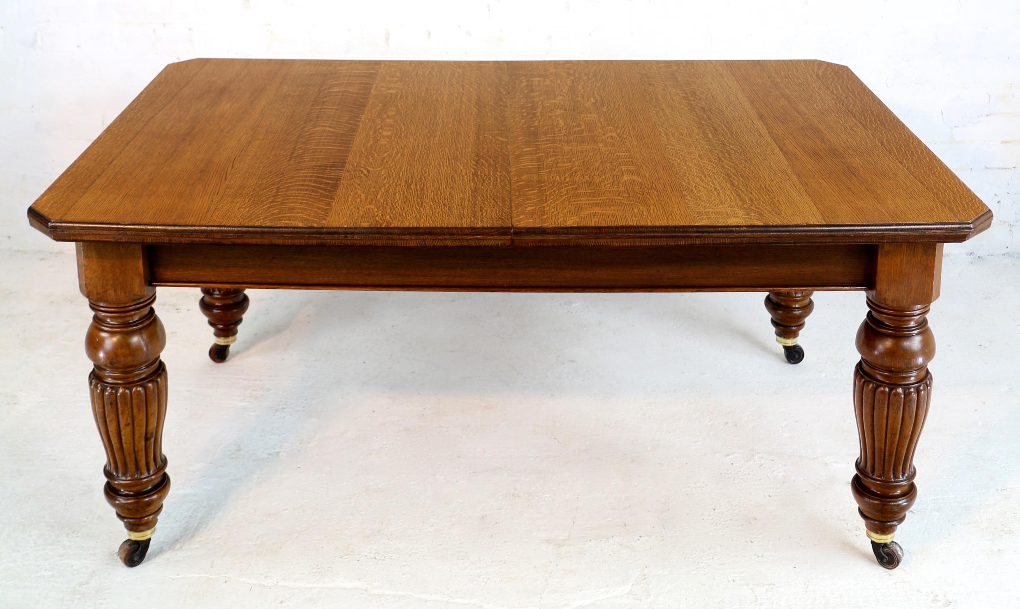 Antique English Victorian Oak Extending Dining Table and 4 Leaves by Selbat 7
