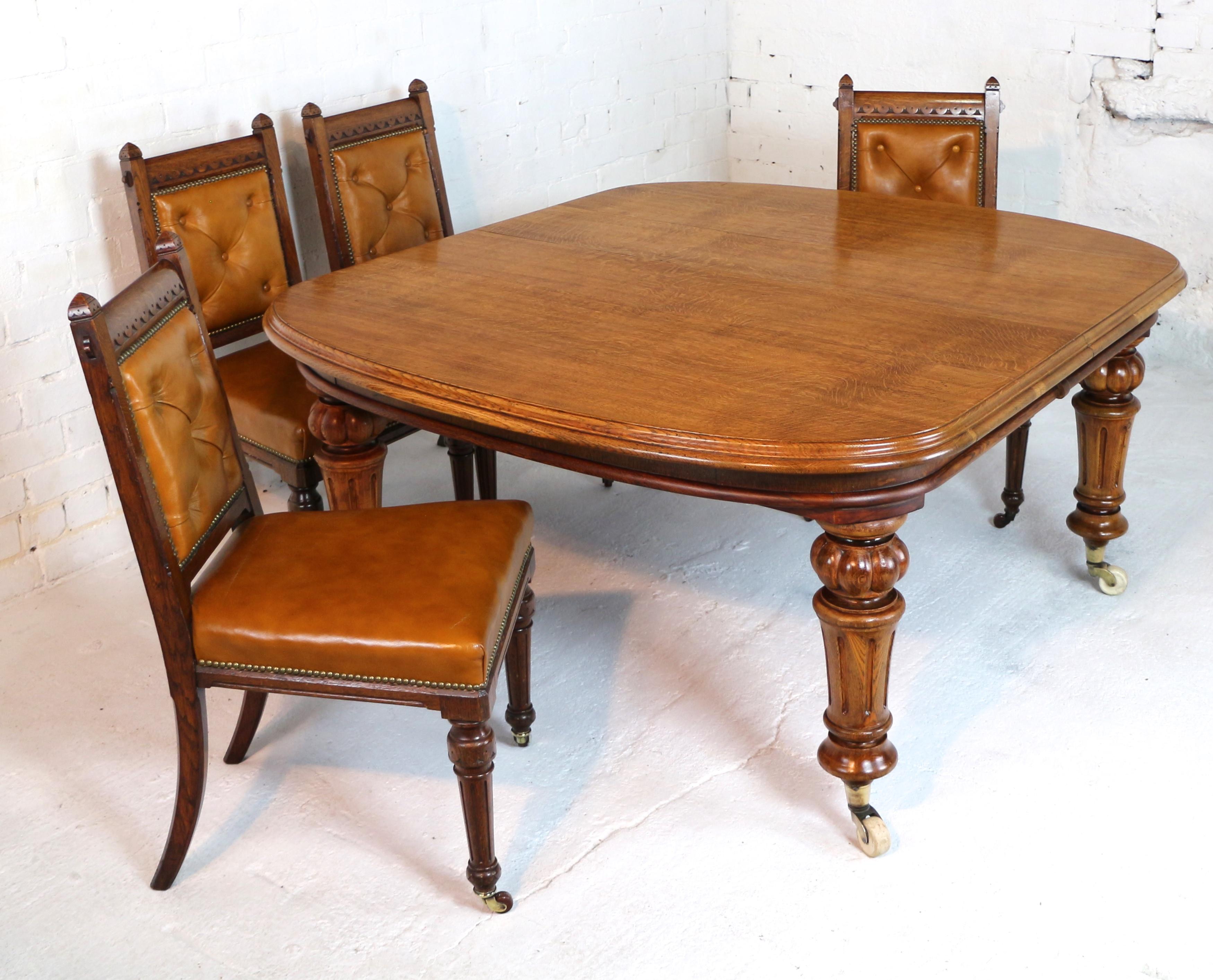 Antique English Victorian Oak Extending Dining Table and Three Leaves 8