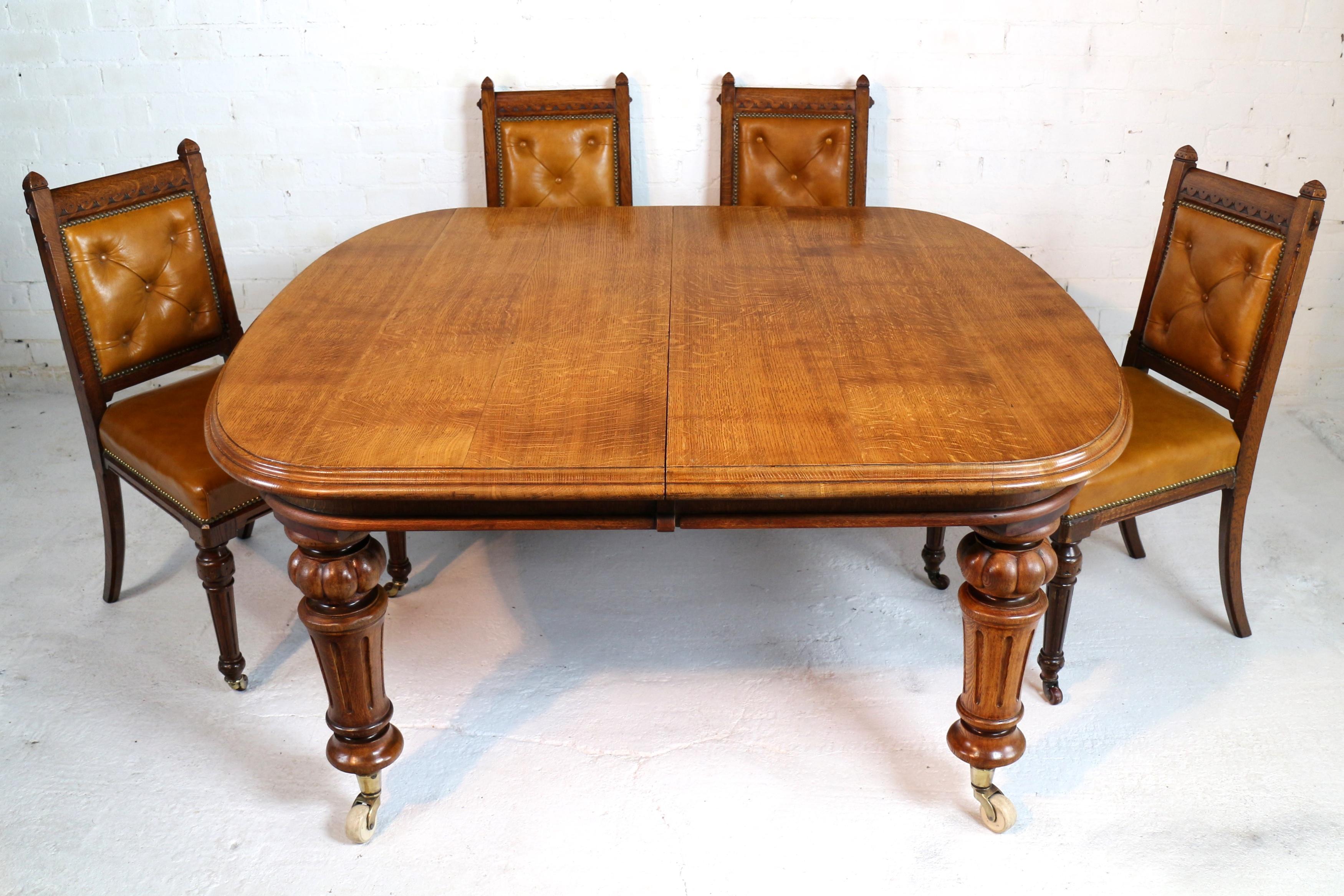Antique English Victorian Oak Extending Dining Table and Three Leaves 9