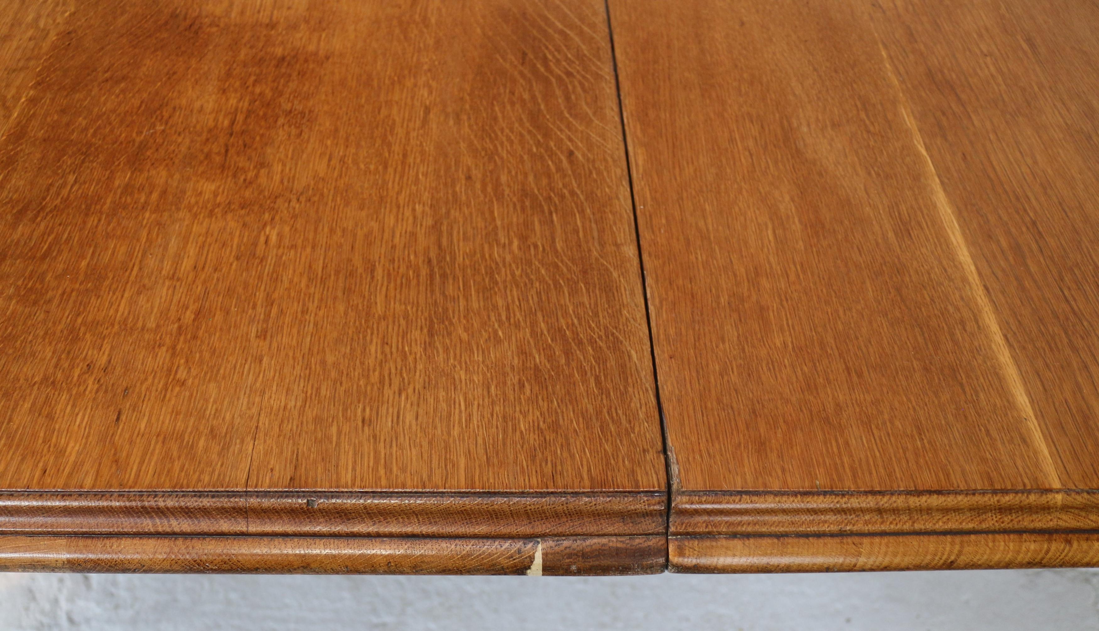 Antique English Victorian Oak Extending Dining Table and Three Leaves 14
