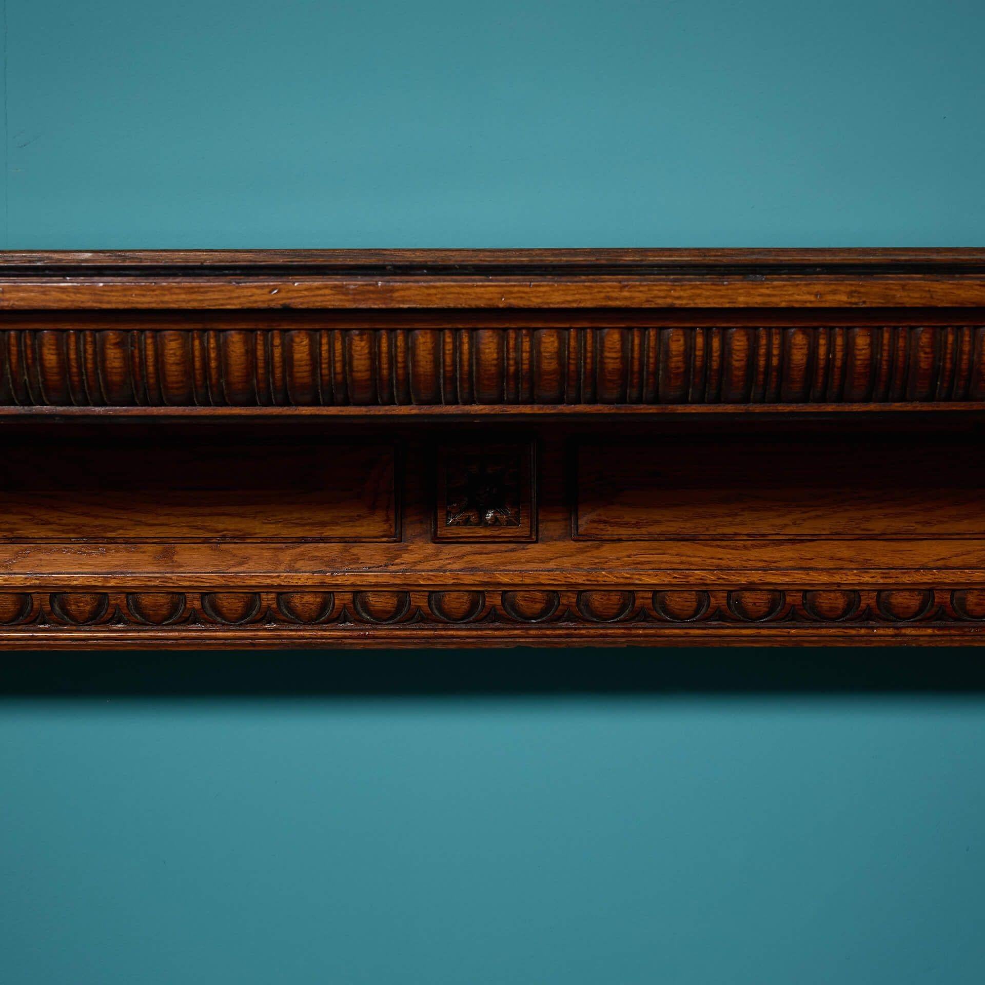 Antico caminetto inglese vittoriano in Oak In condizioni discrete in vendita a Wormelow, Herefordshire