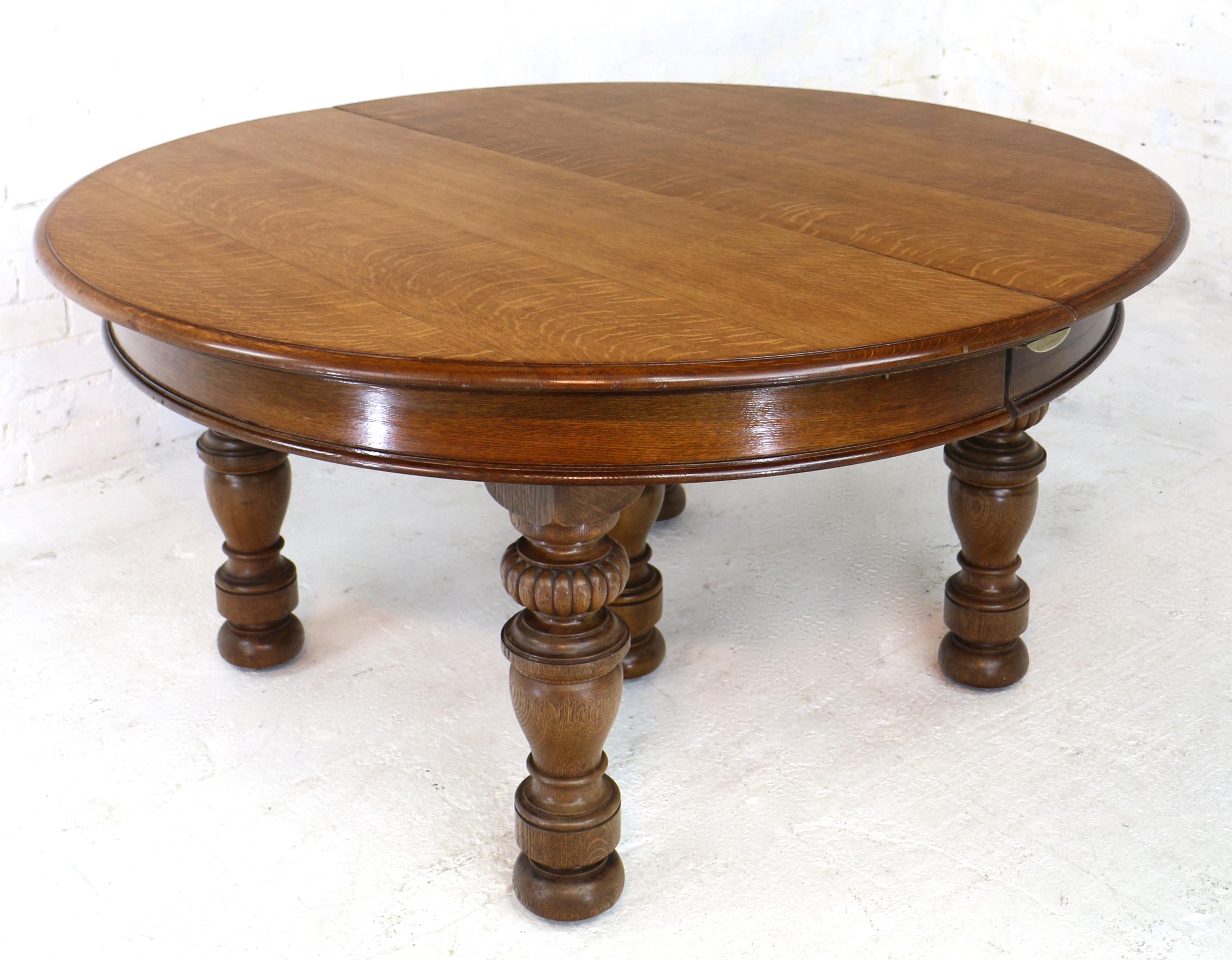 Antique English Victorian Oak Round Extending Dining Table and 4 Leaves 3