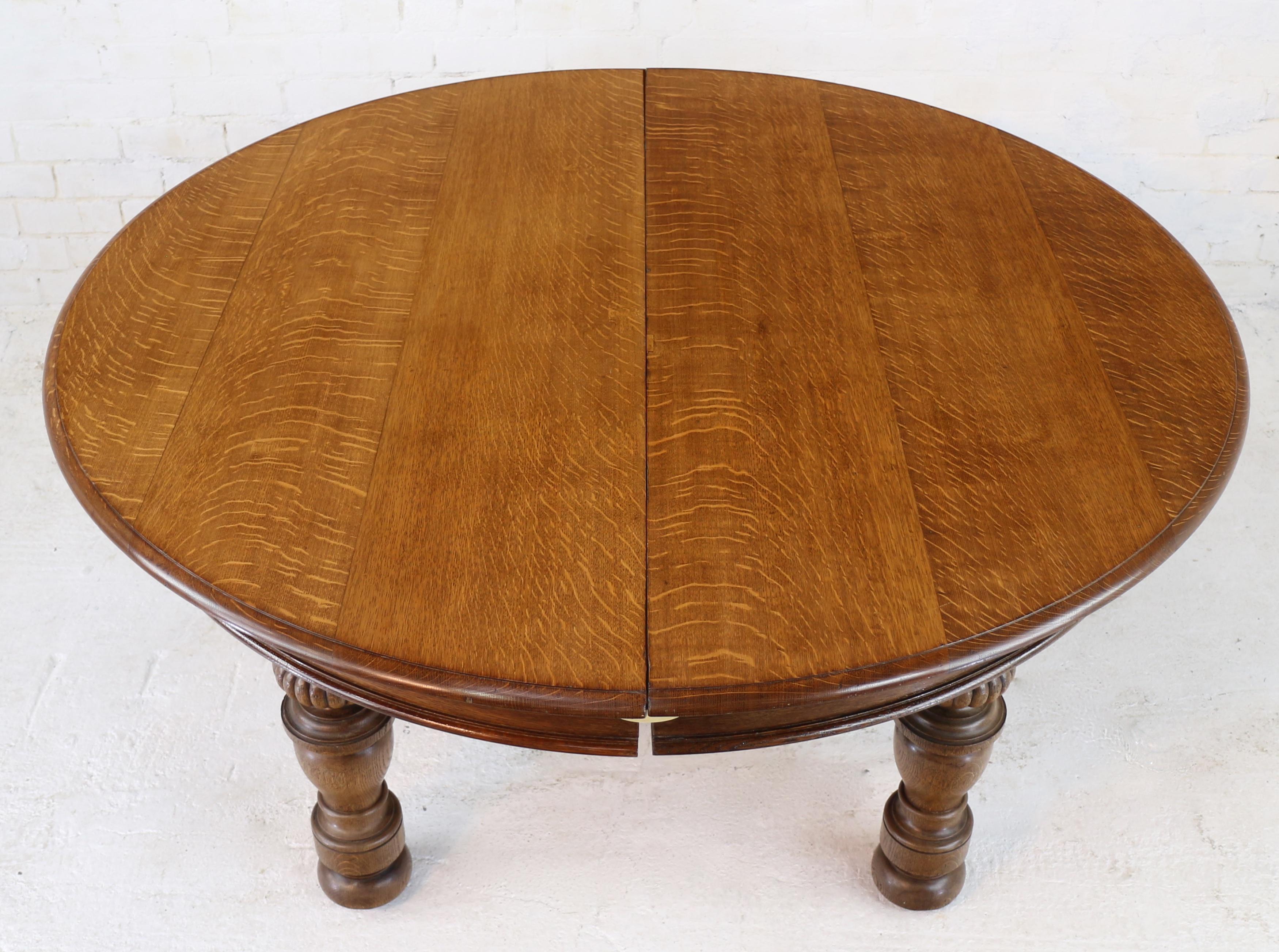 Antique English Victorian Oak Round Extending Dining Table and 4 Leaves 5