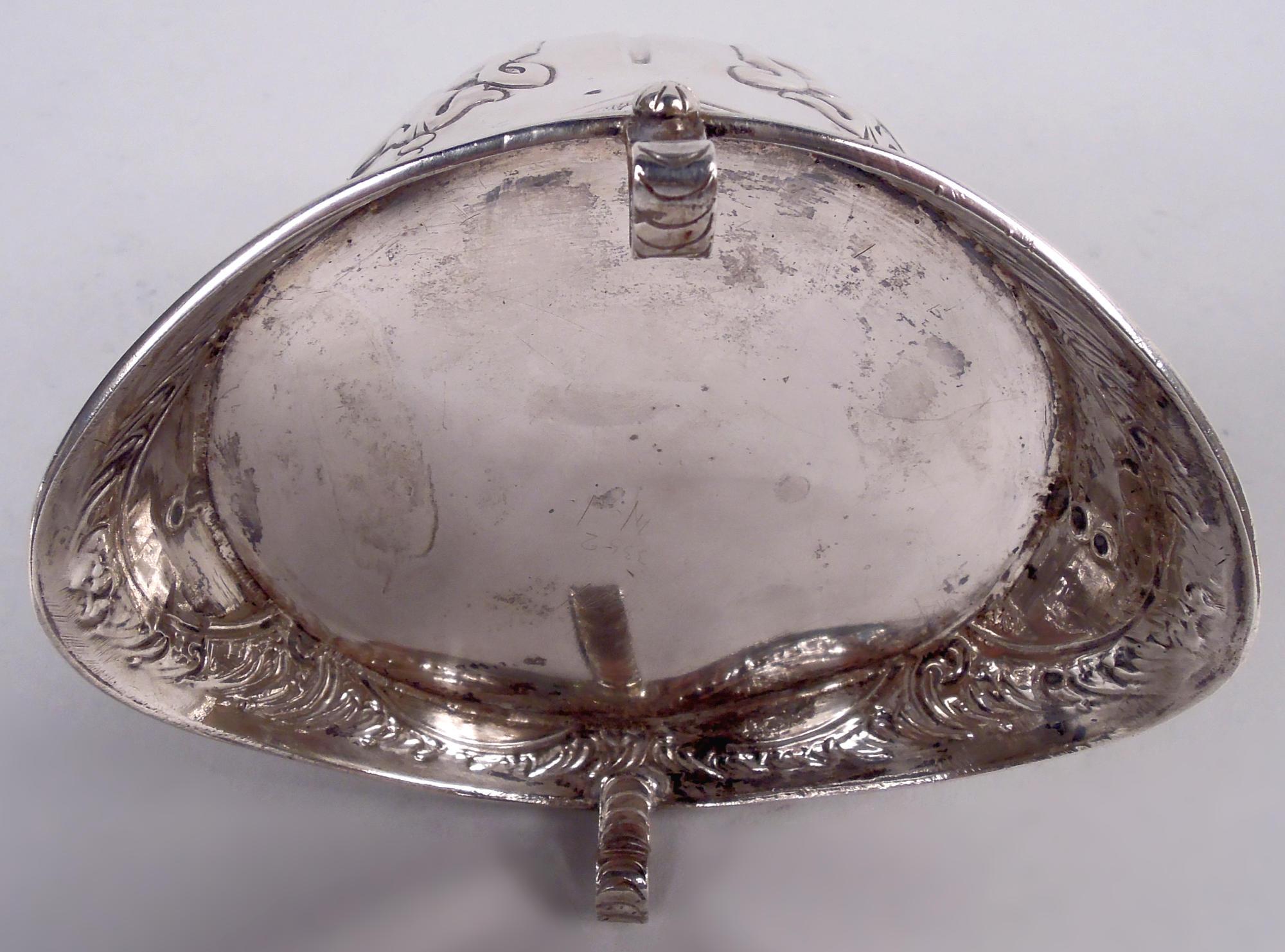 Antico accendino inglese vittoriano Ode-to-Empire Pith Helmet, 1900 in vendita 3