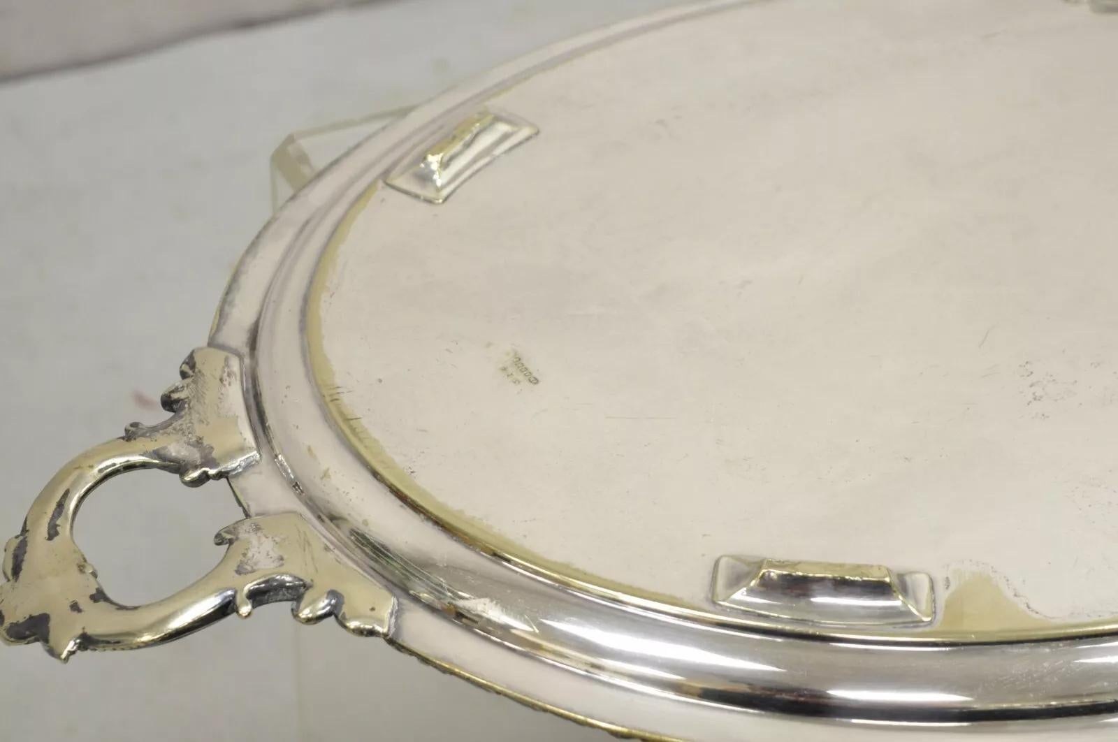 Bandeja ovalada victoriana inglesa antigua con dos asas y bandeja plateada en venta 3