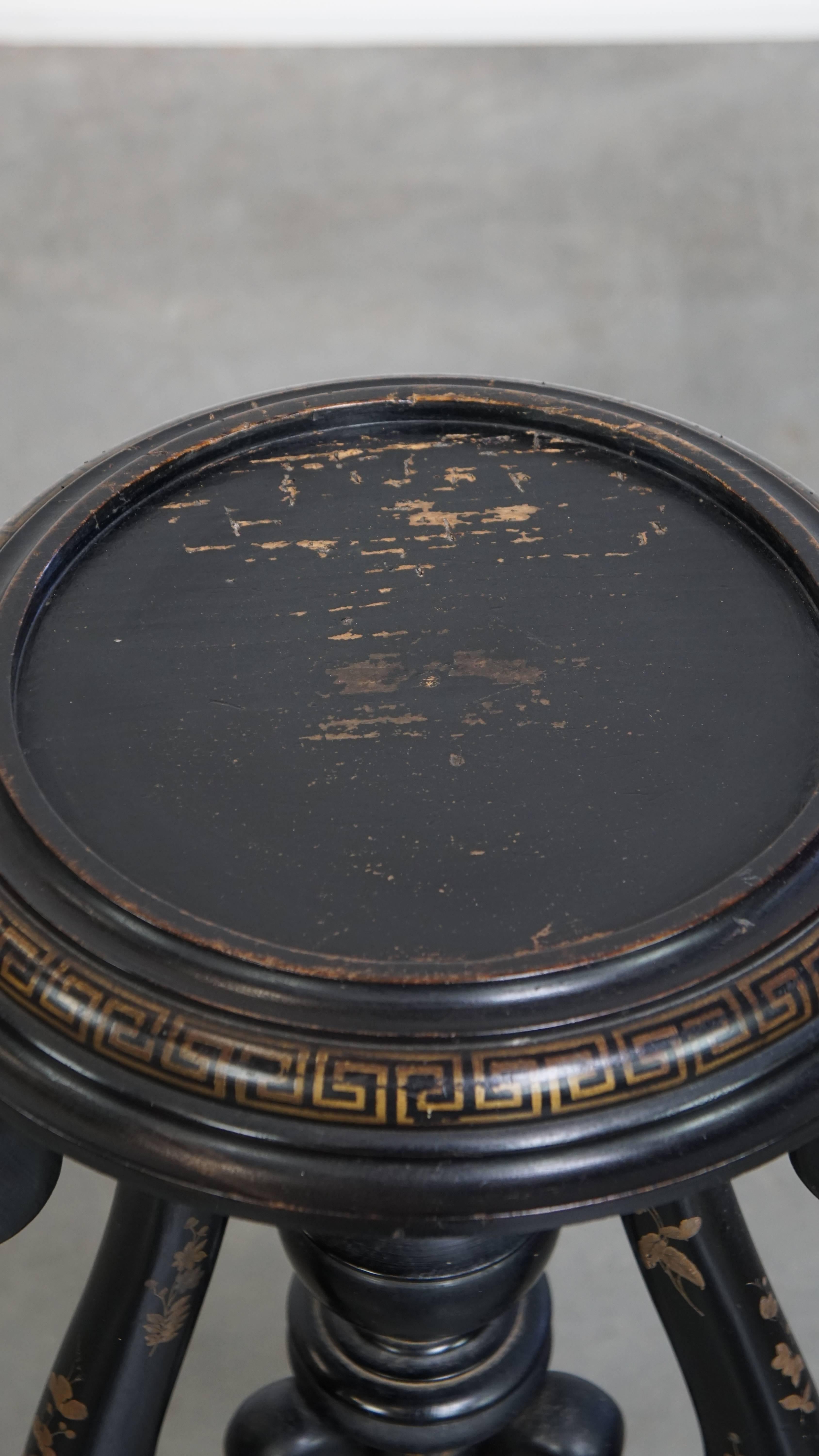 Romain classique Table d'appoint ou à plantes anglaise victorienne ancienne - Mid Century Antiques en vente