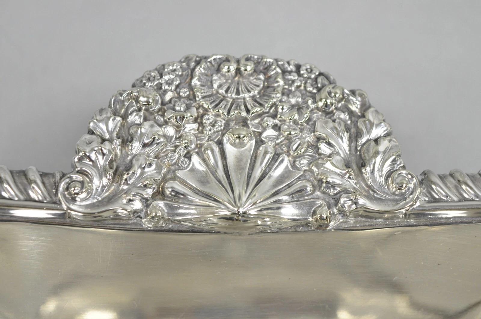 Antike englische viktorianische Scalloped versilbert Servierplatte w Teiler (Viktorianisch) im Angebot