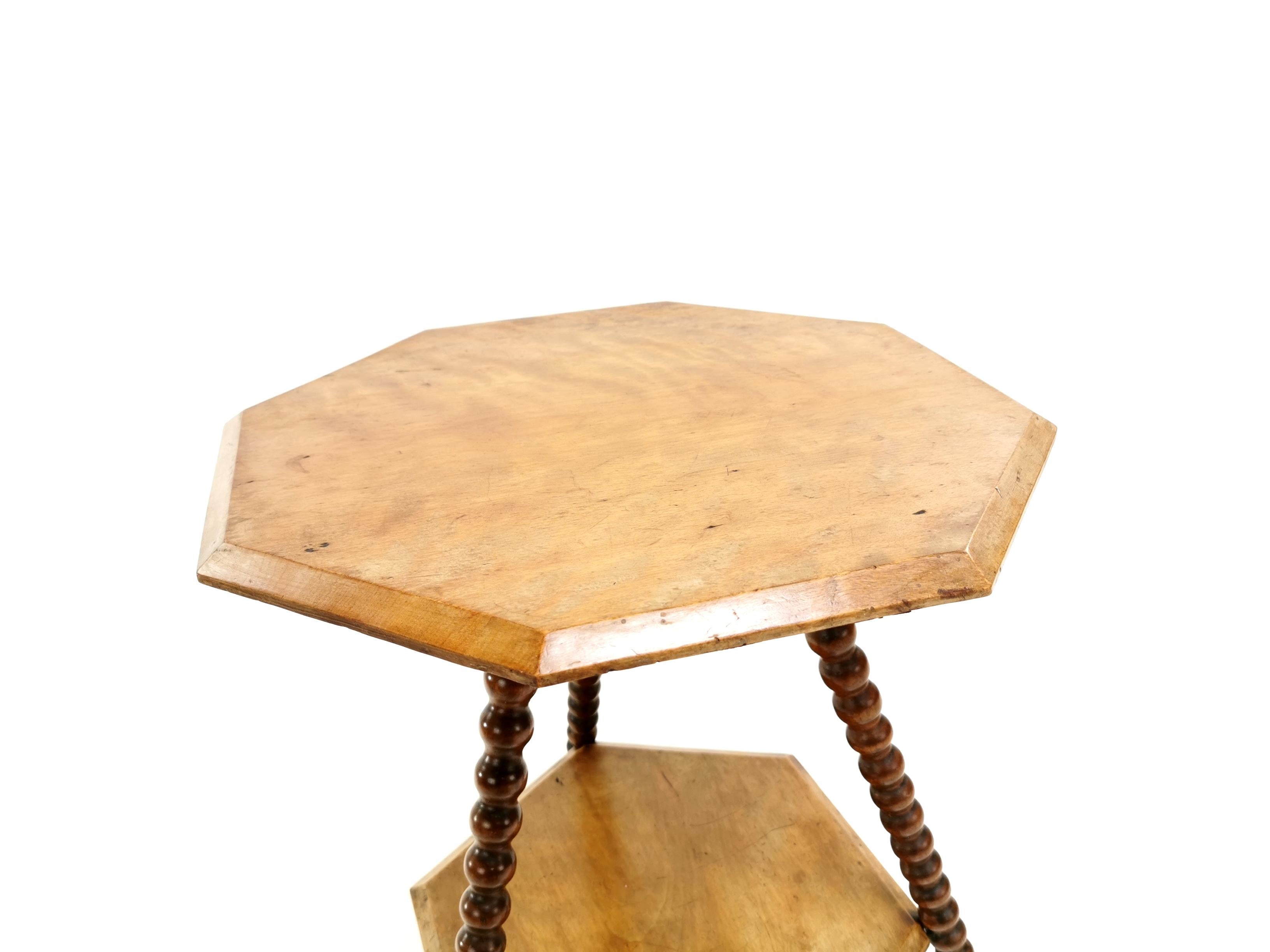 Walnut Antique English Victorian Side Lamp Bobbin Turned Gypsy Table, circa 1890