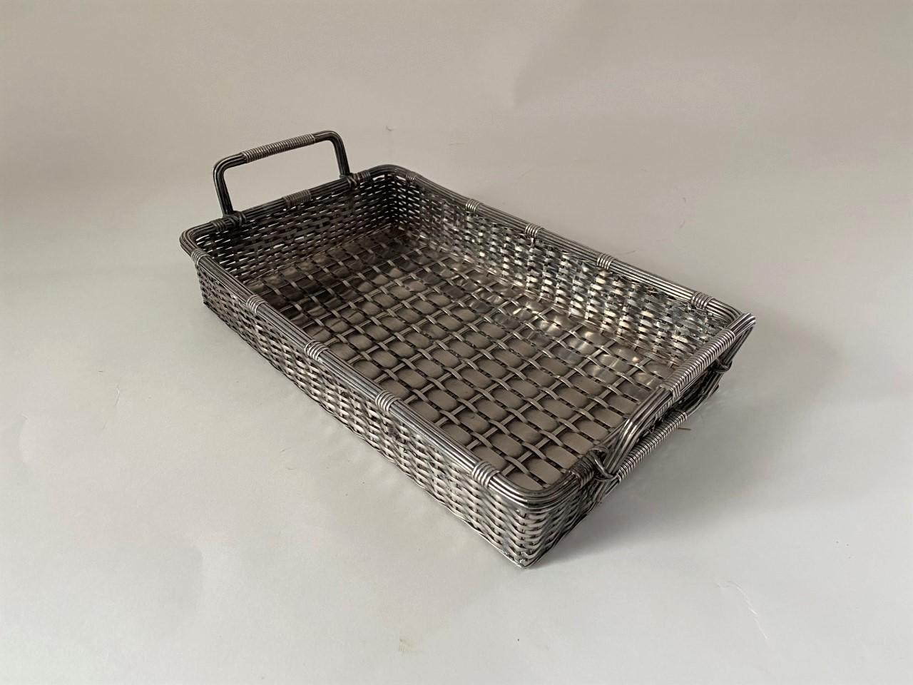 Antique English Victorian Silver Plate Woven Basket with Handles In Good Condition For Sale In North Salem, NY