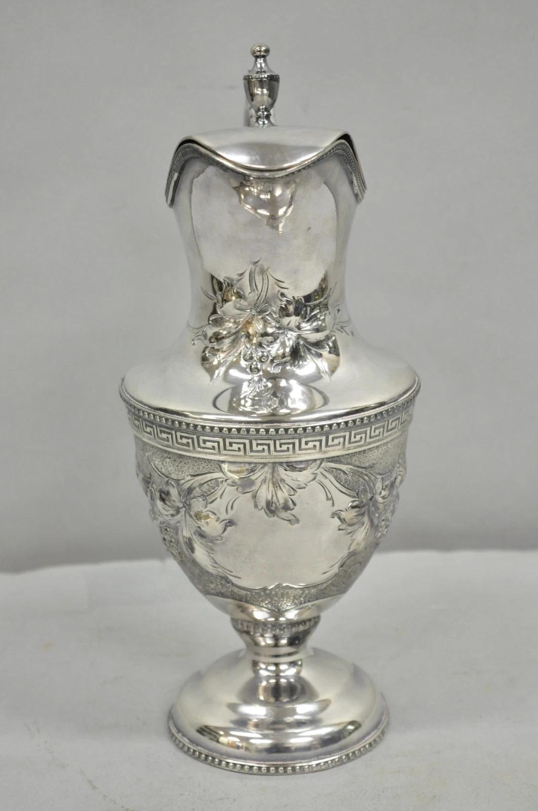 Placcato argento Antica caffettiera inglese vittoriana placcata d'argento a spuma floreale Teiera in vendita