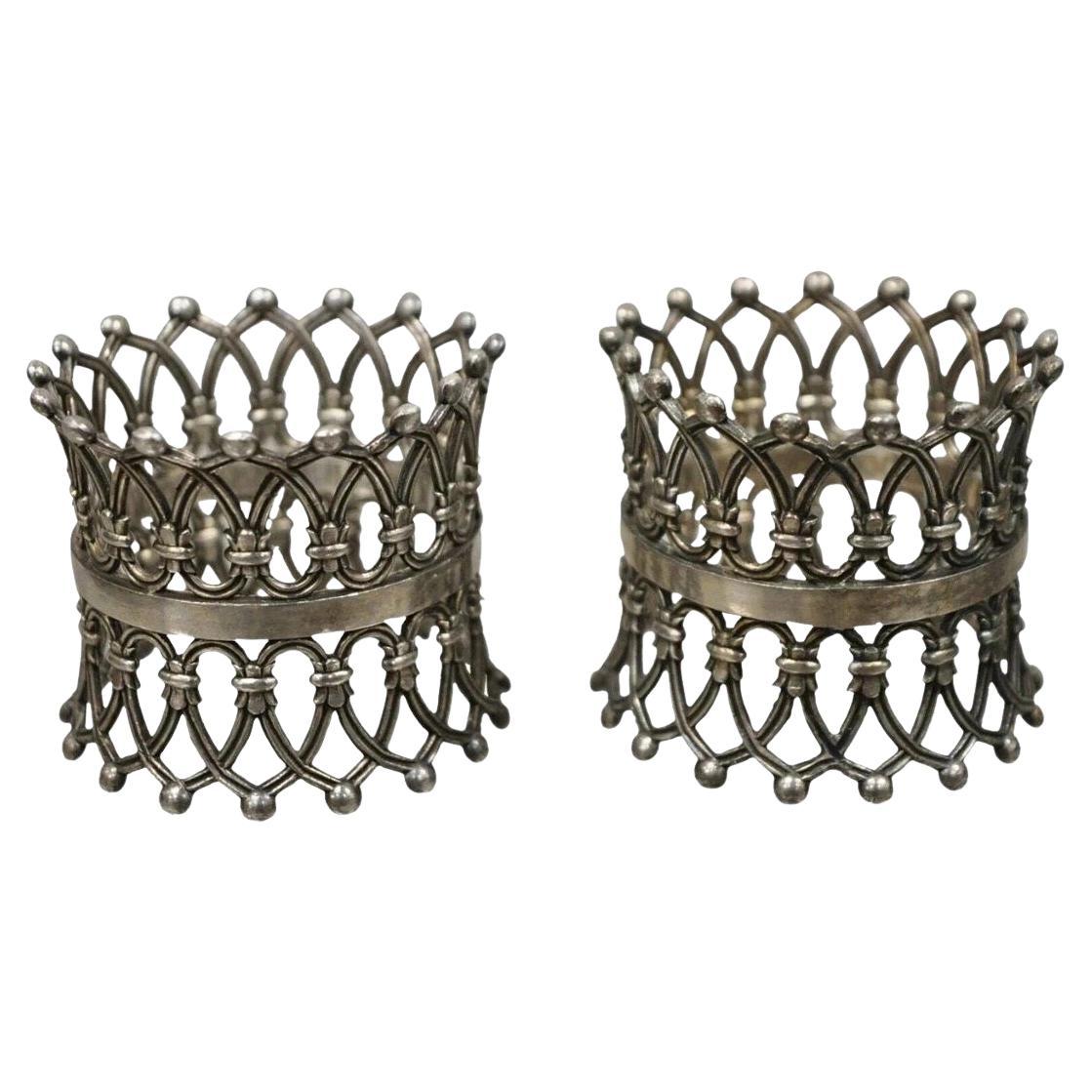 Antique English Victorian Silver Plated Fretwork Crown Napkin Rings - a Pair en vente