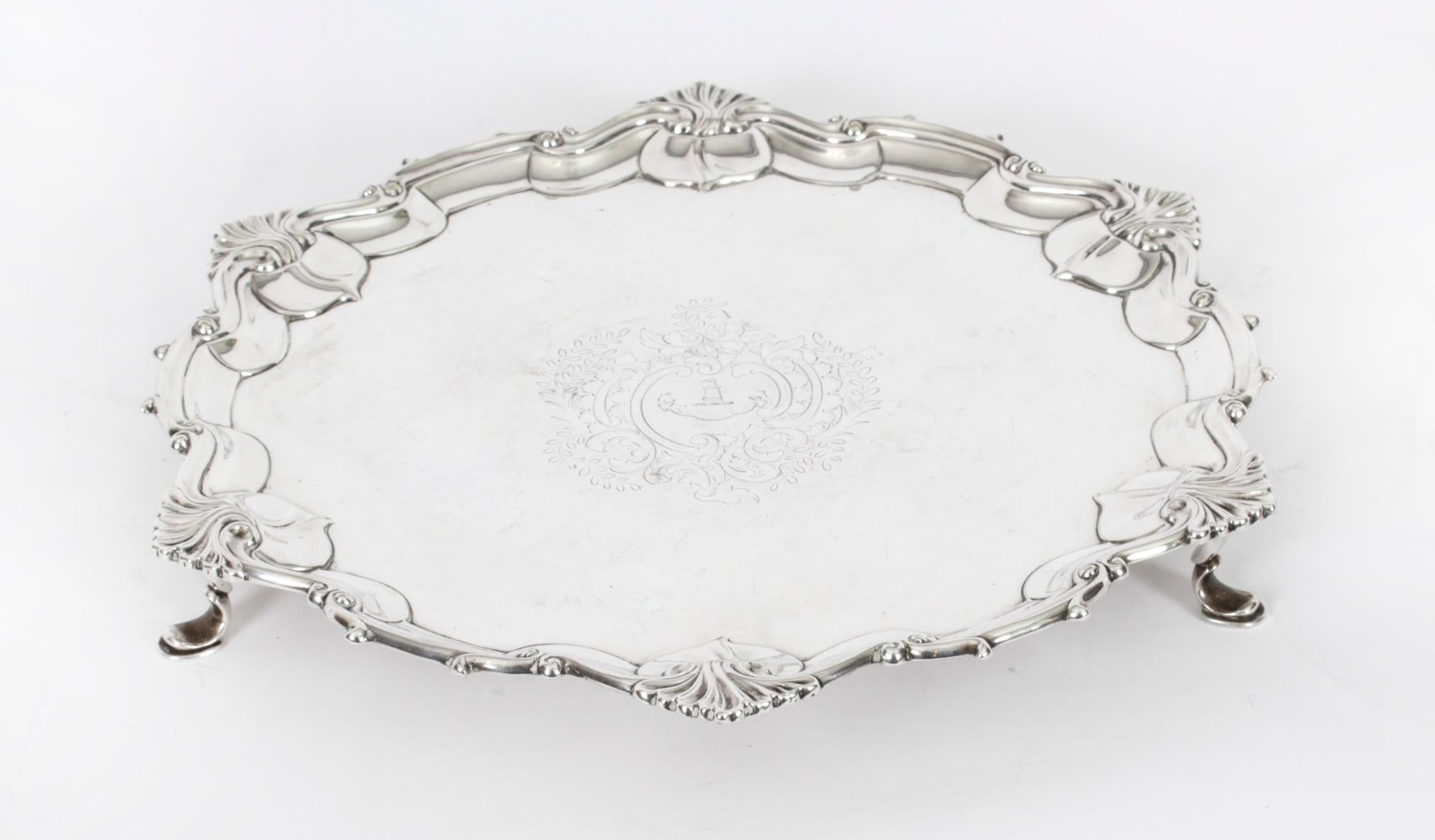 Antique English Victorian Silver Plated Salver 19th Century In Good Condition For Sale In London, GB