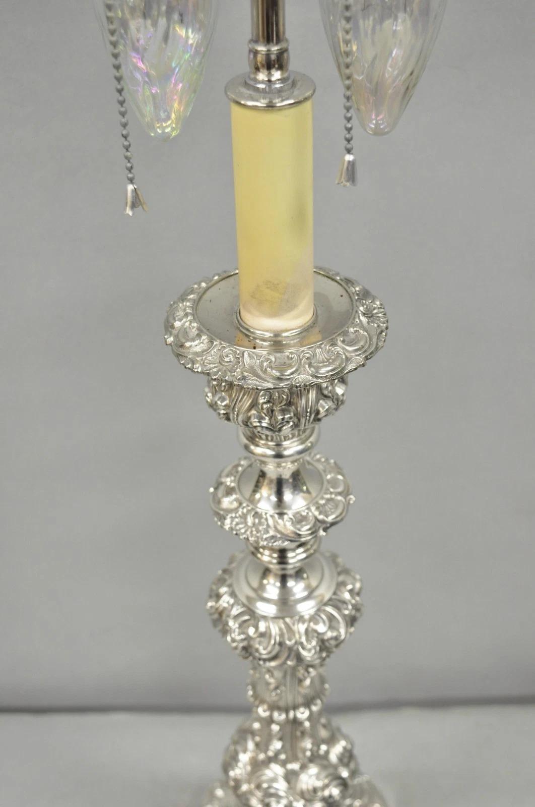 Plaqué argent Antique English Victorian Scroll Repousse Silver Plated Candlestick Table Lamp en vente
