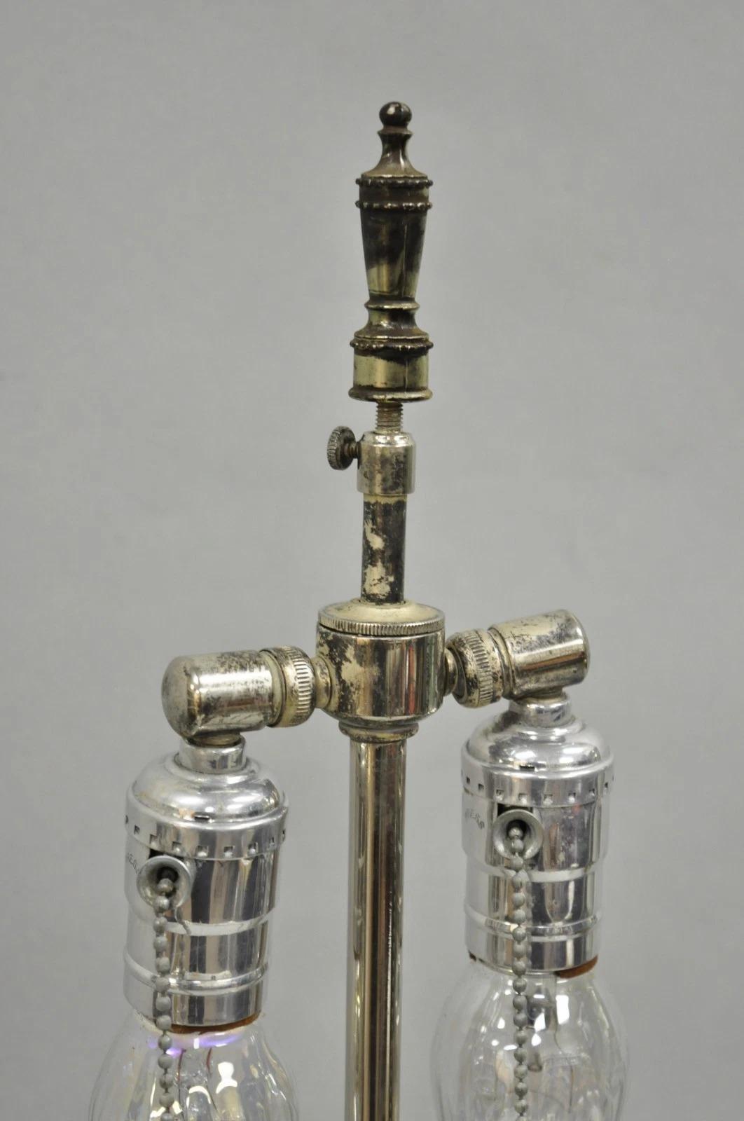 Antique English Victorian Scroll Repousse Silver Plated Candlestick Table Lamp en vente 2