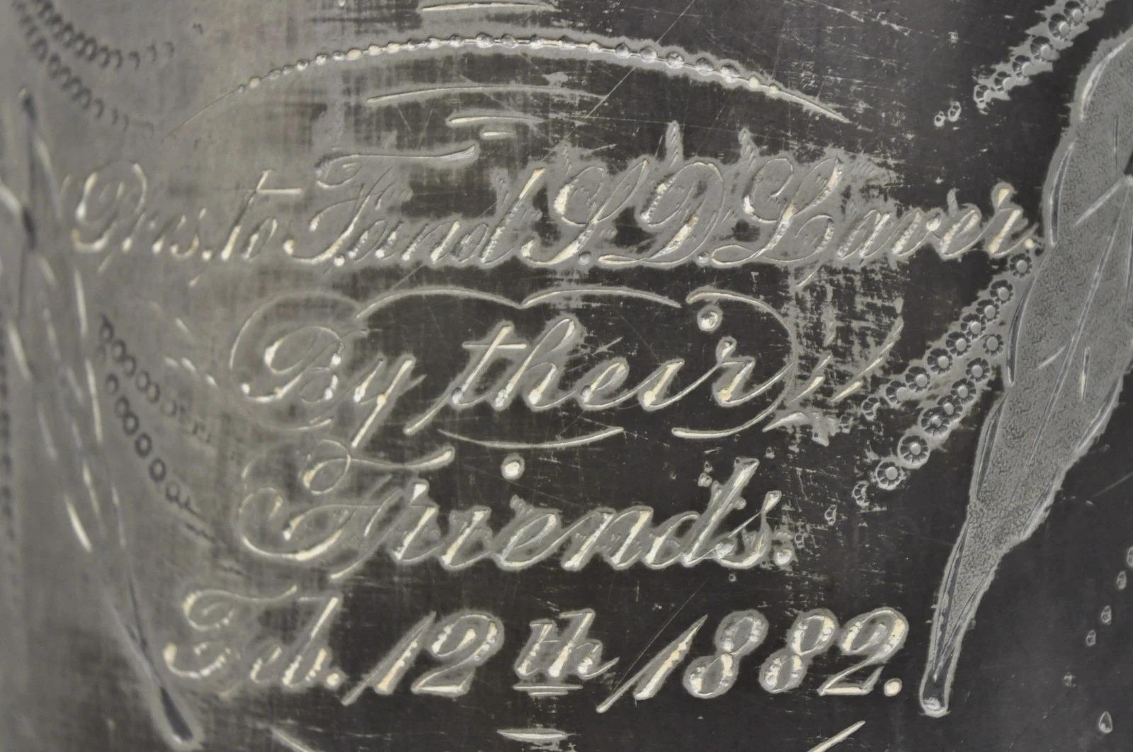 Antique English Victorian Tilting Coffee Pot on Stand with Engraving (cafetière à bascule sur pied avec gravure) en vente 10