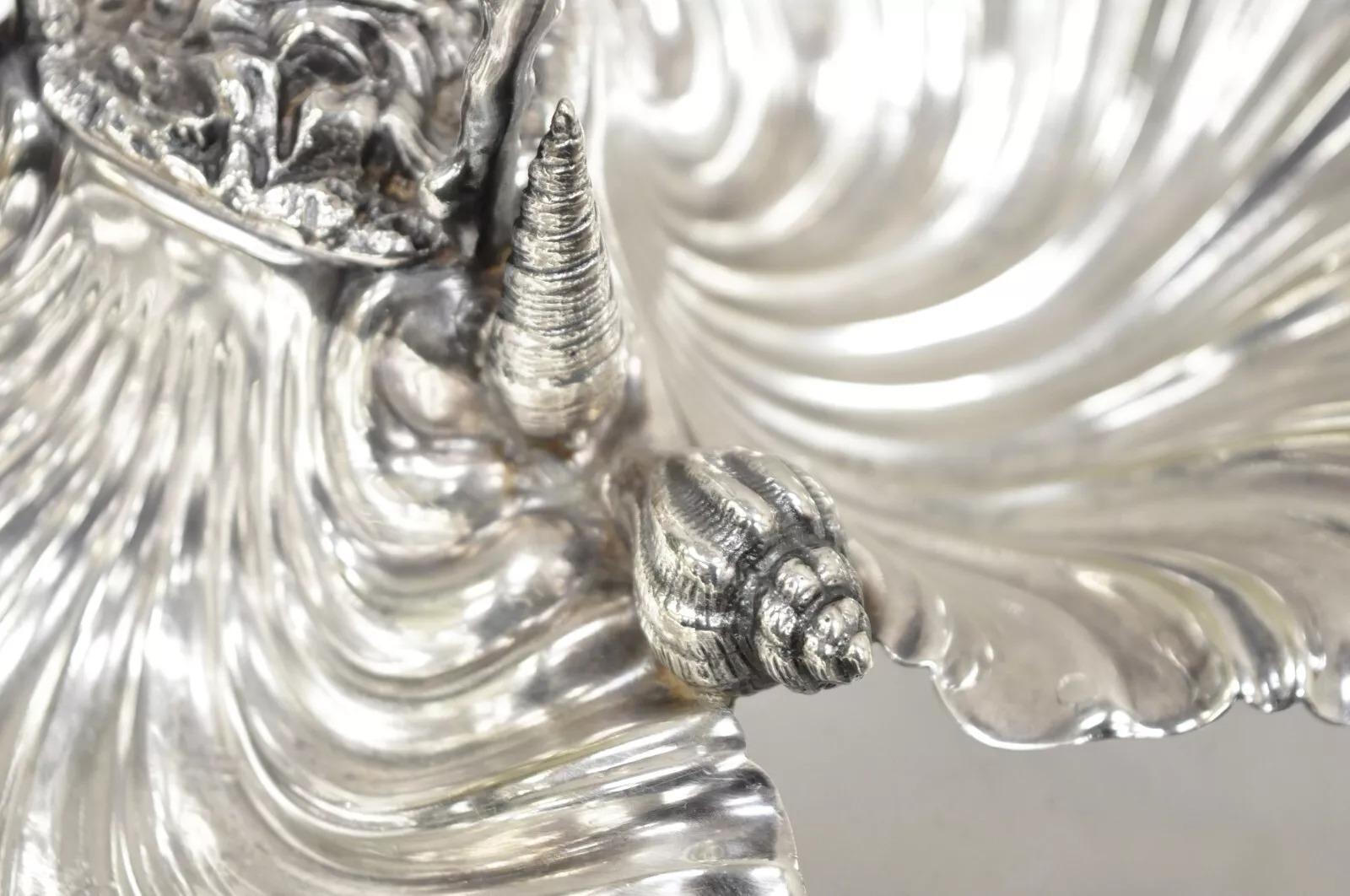 Antico piatto da caramelle nautico inglese vittoriano placcato in argento con tripla conchiglia di vongola In condizioni buone in vendita a Philadelphia, PA
