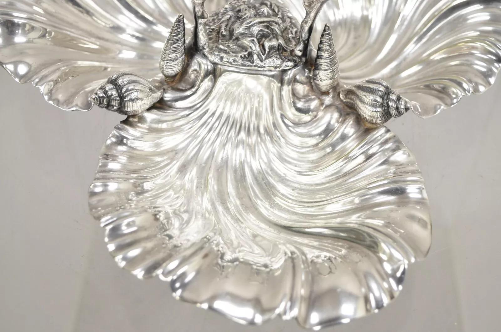 XX secolo Antico piatto da caramelle nautico inglese vittoriano placcato in argento con tripla conchiglia di vongola in vendita