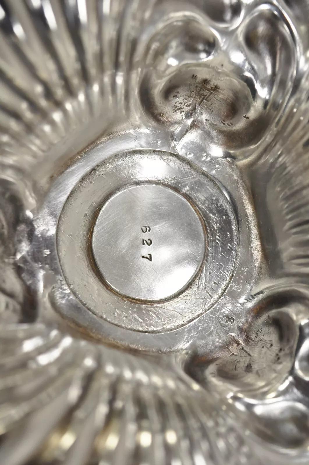 Antico piatto da caramelle nautico inglese vittoriano placcato in argento con tripla conchiglia di vongola in vendita 2
