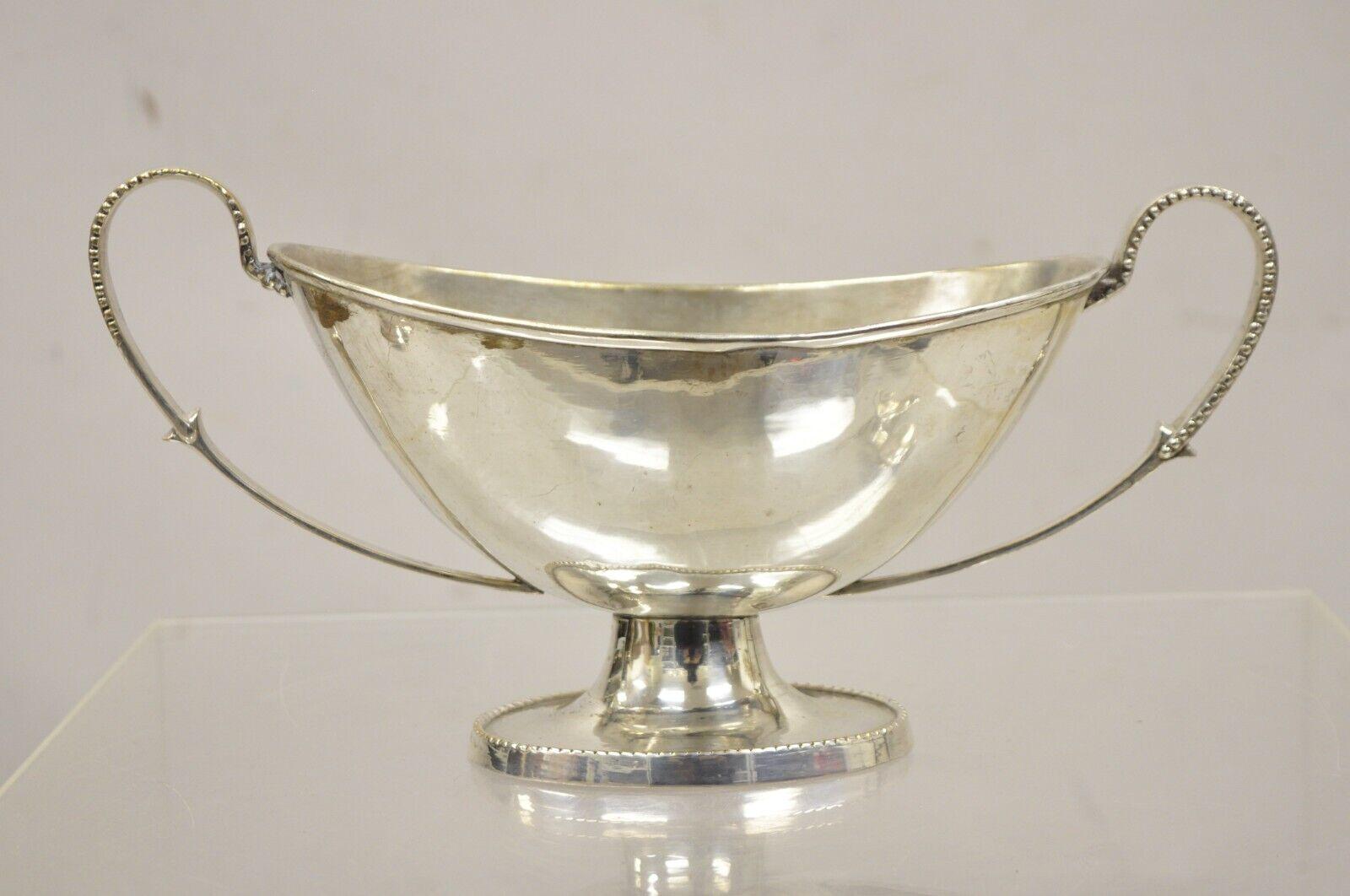 Antique tasse à trophée victorienne anglaise en métal argenté petit plat à bonbons en vente 5