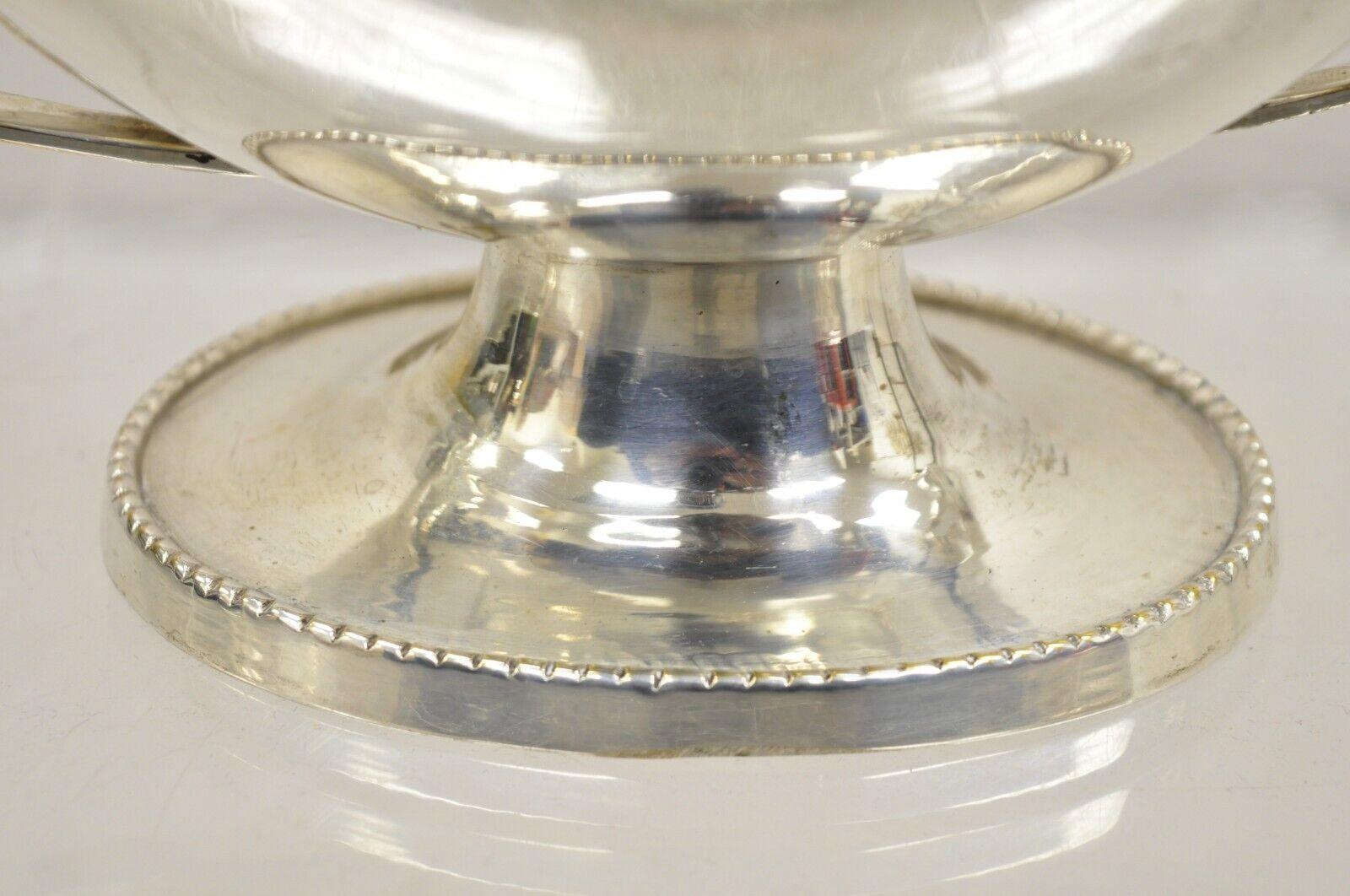 20ième siècle Antique tasse à trophée victorienne anglaise en métal argenté petit plat à bonbons en vente