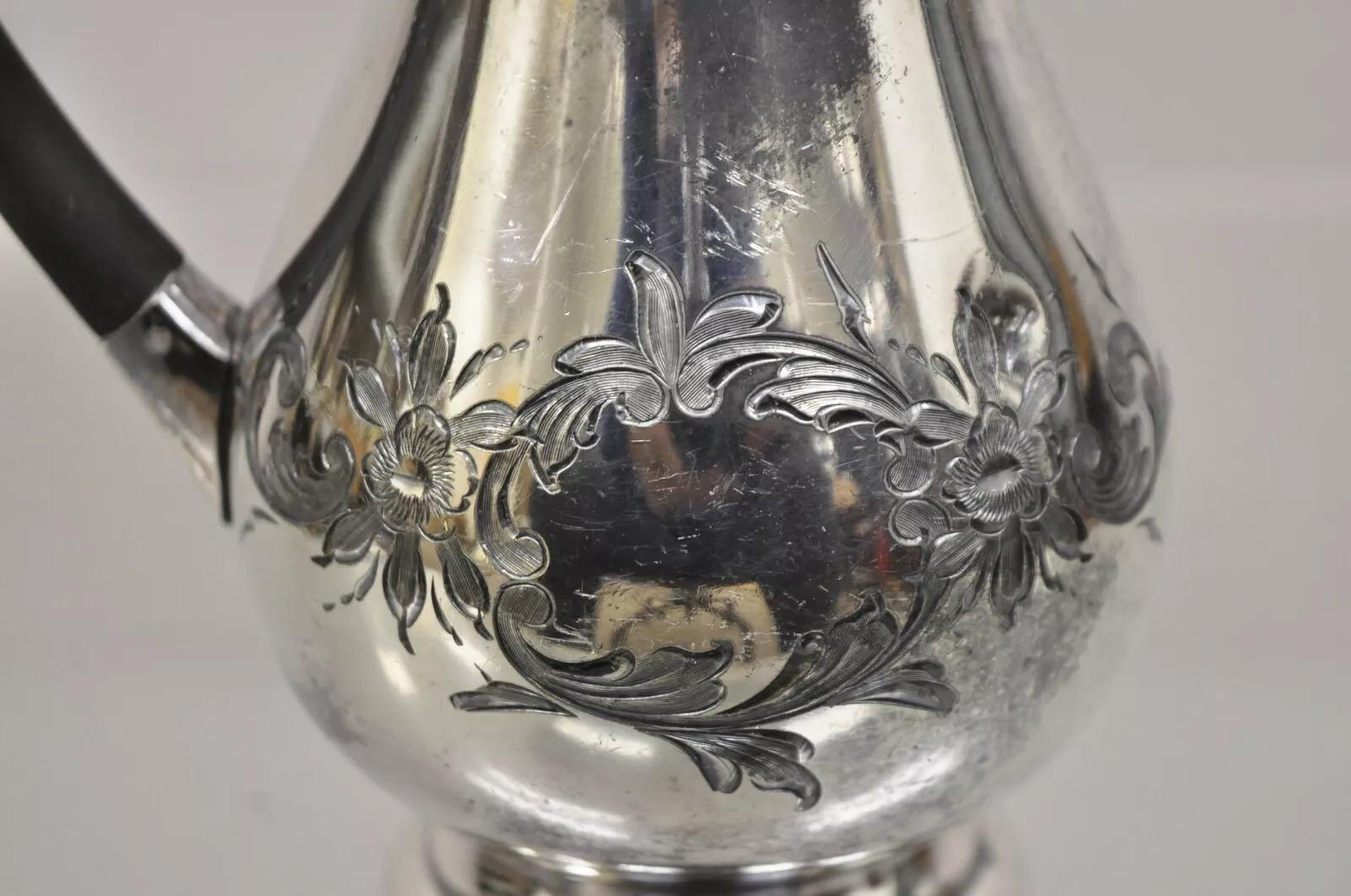 Antigua tetera inglesa victoriana pequeña con asa de madera y baño de plata Victoriano en venta
