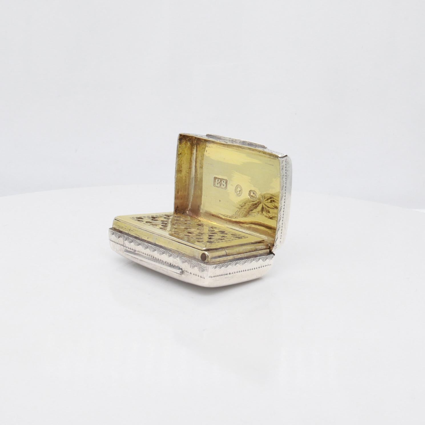 Antique English Victorian Sterling Silver Vinaigrette by Edward Smith, 1861 For Sale 10