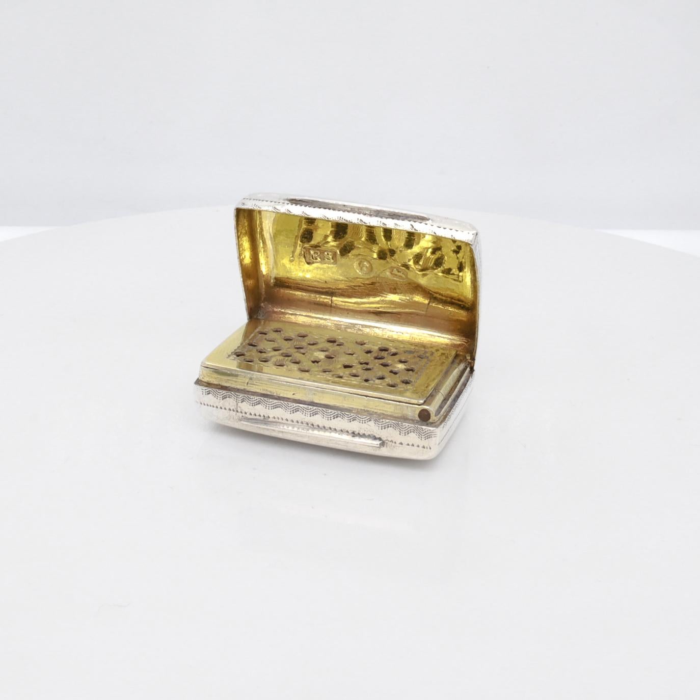 Antique English Victorian Sterling Silver Vinaigrette by Edward Smith, 1861 For Sale 11