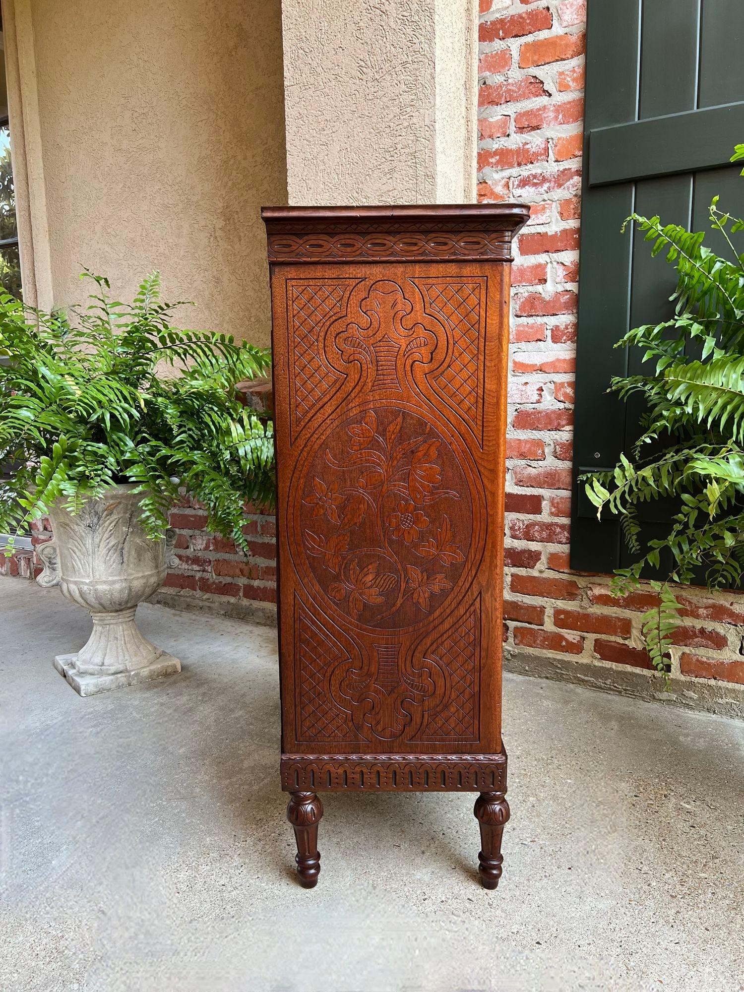 Ancienne commode anglaise victorienne Wellington en chêne sculpté à la campagne en vente 11
