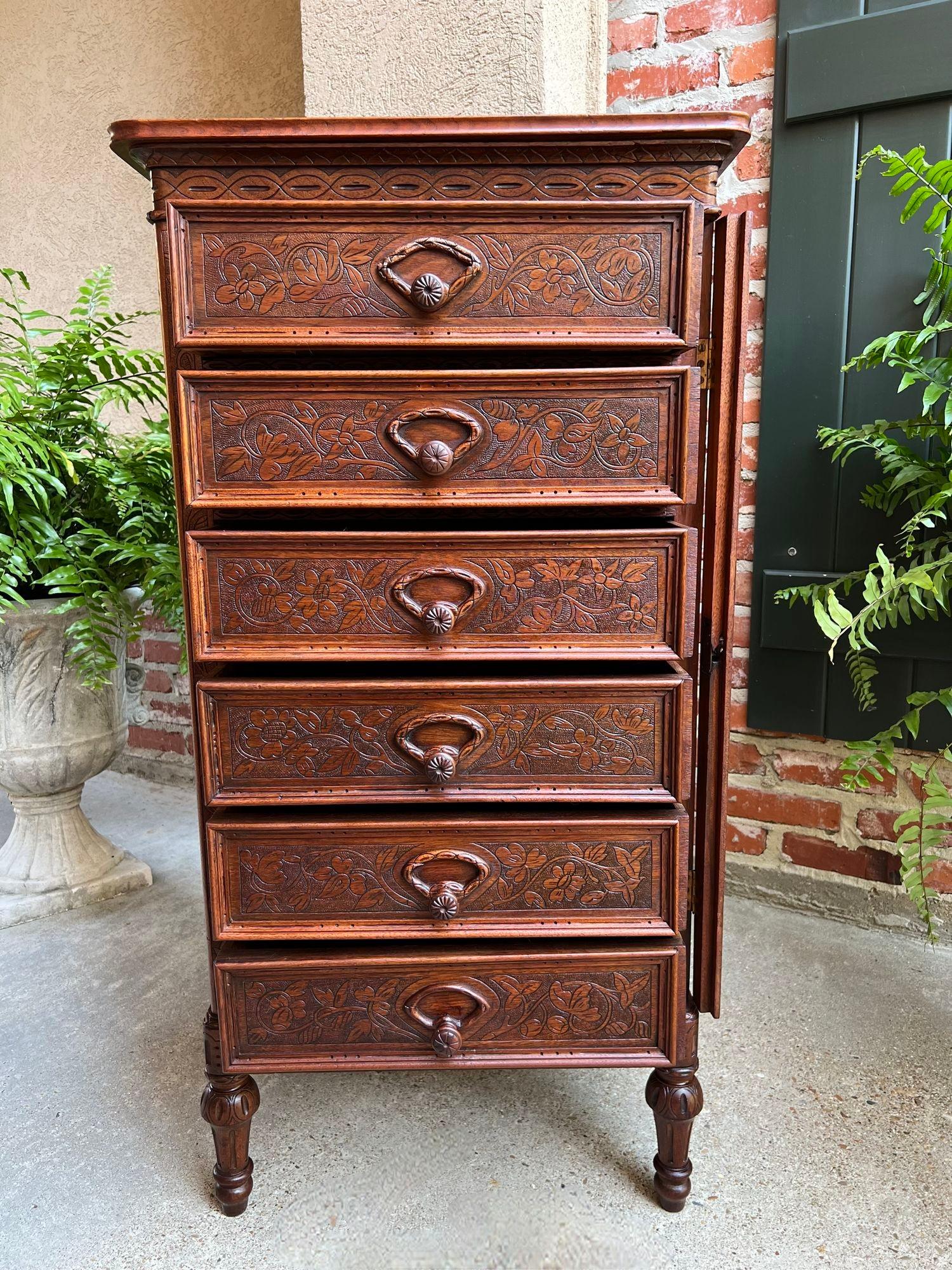 XIXe siècle Ancienne commode anglaise victorienne Wellington en chêne sculpté à la campagne en vente
