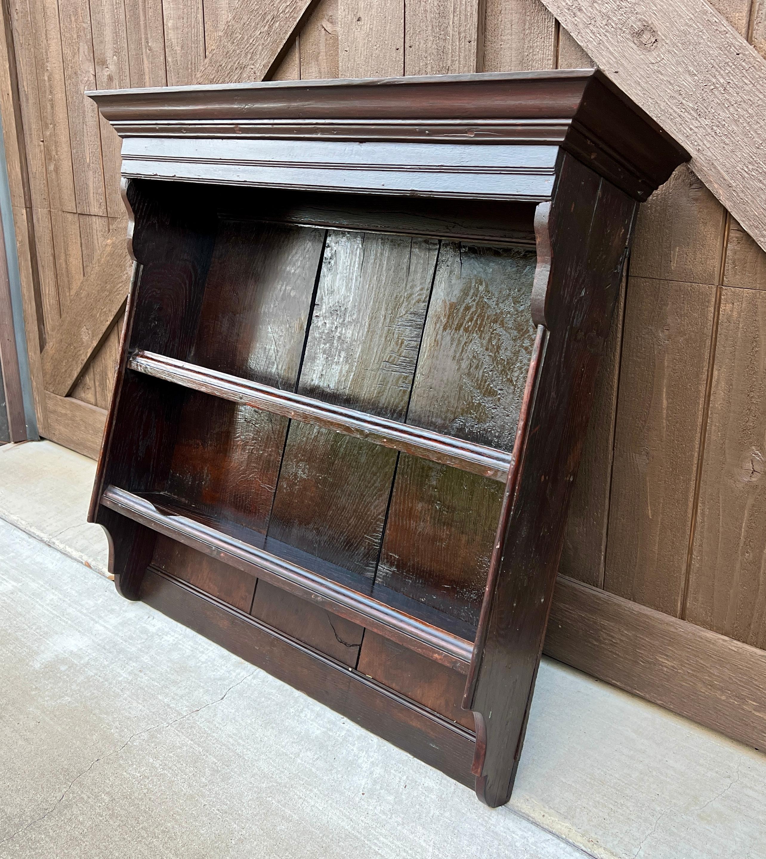 Antique English Wall Shelf Plate Rack Hanging Bookcase Cabinet Oak Mid 19th C In Good Condition In Tyler, TX