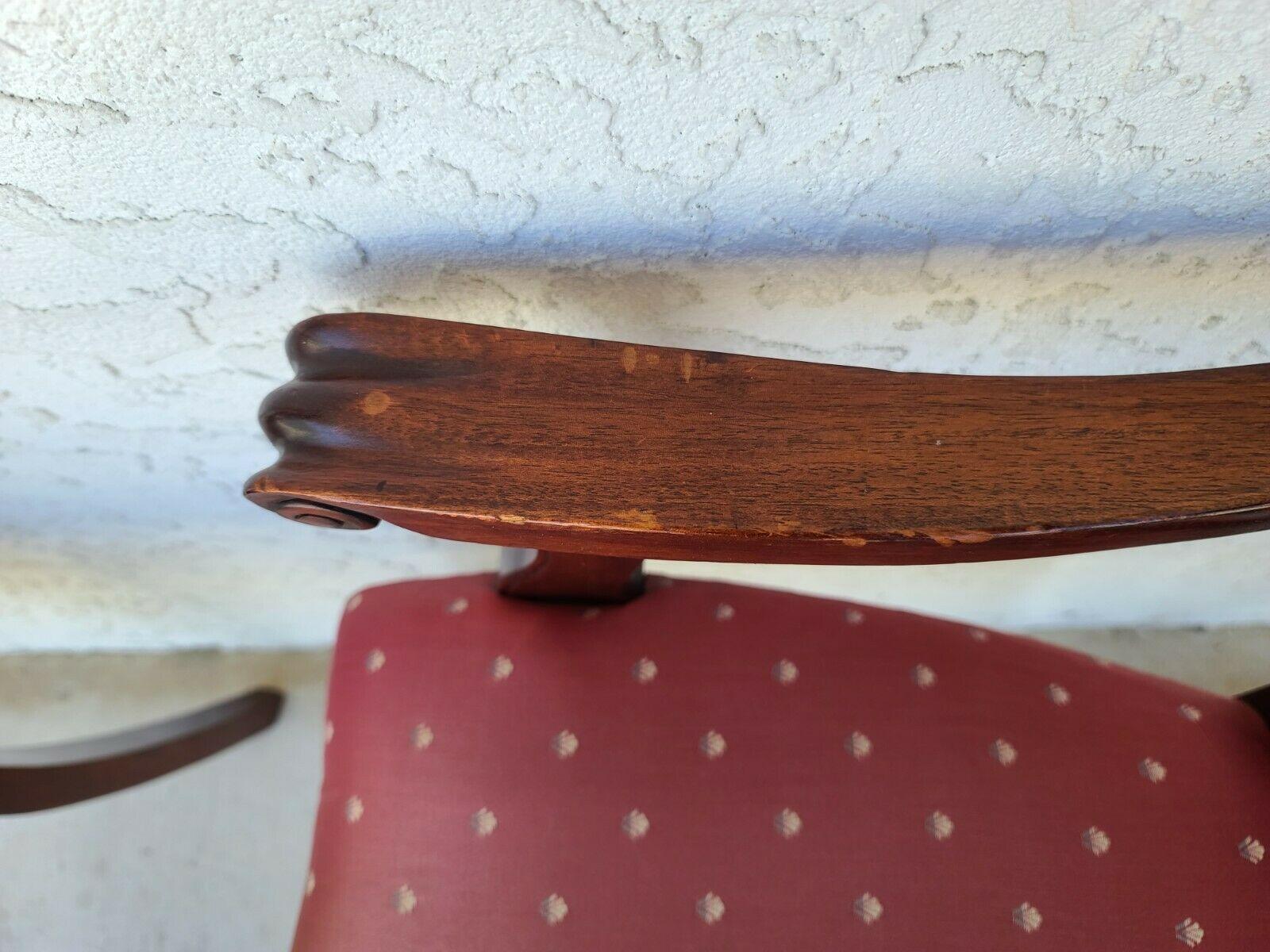 Sedie da pranzo Petite in noce inglese, set di 4 pezzi in vendita 7