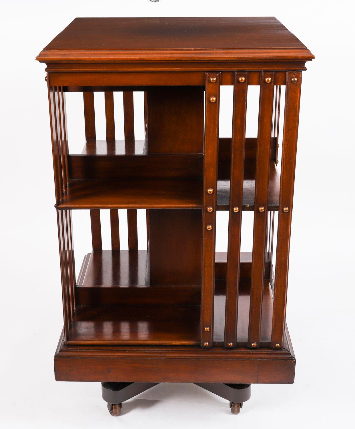 Antique English Walnut Revolving Bookcase 20th Century In Good Condition For Sale In London, GB