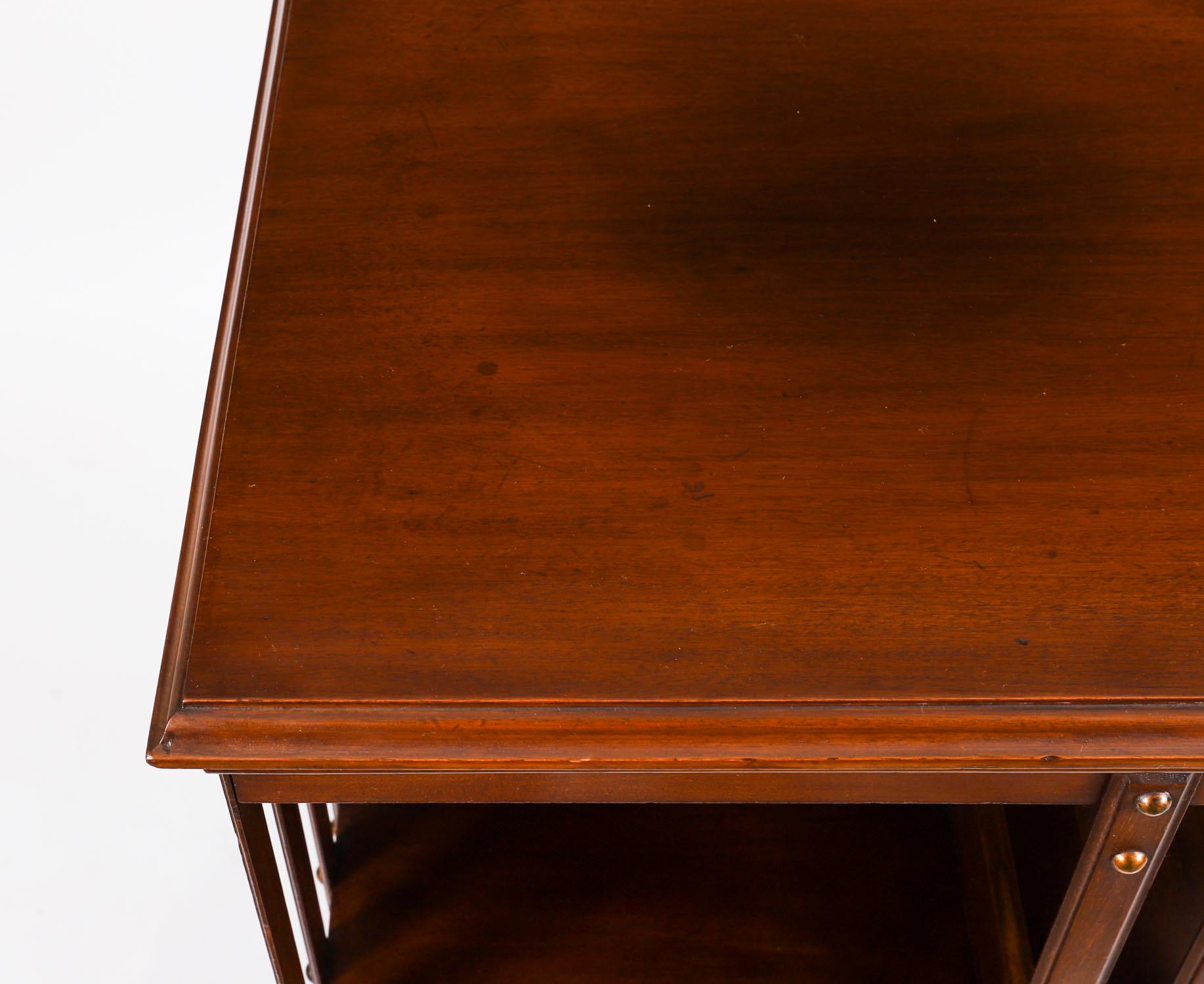 Antique English Walnut Revolving Bookcase 20th Century For Sale 3