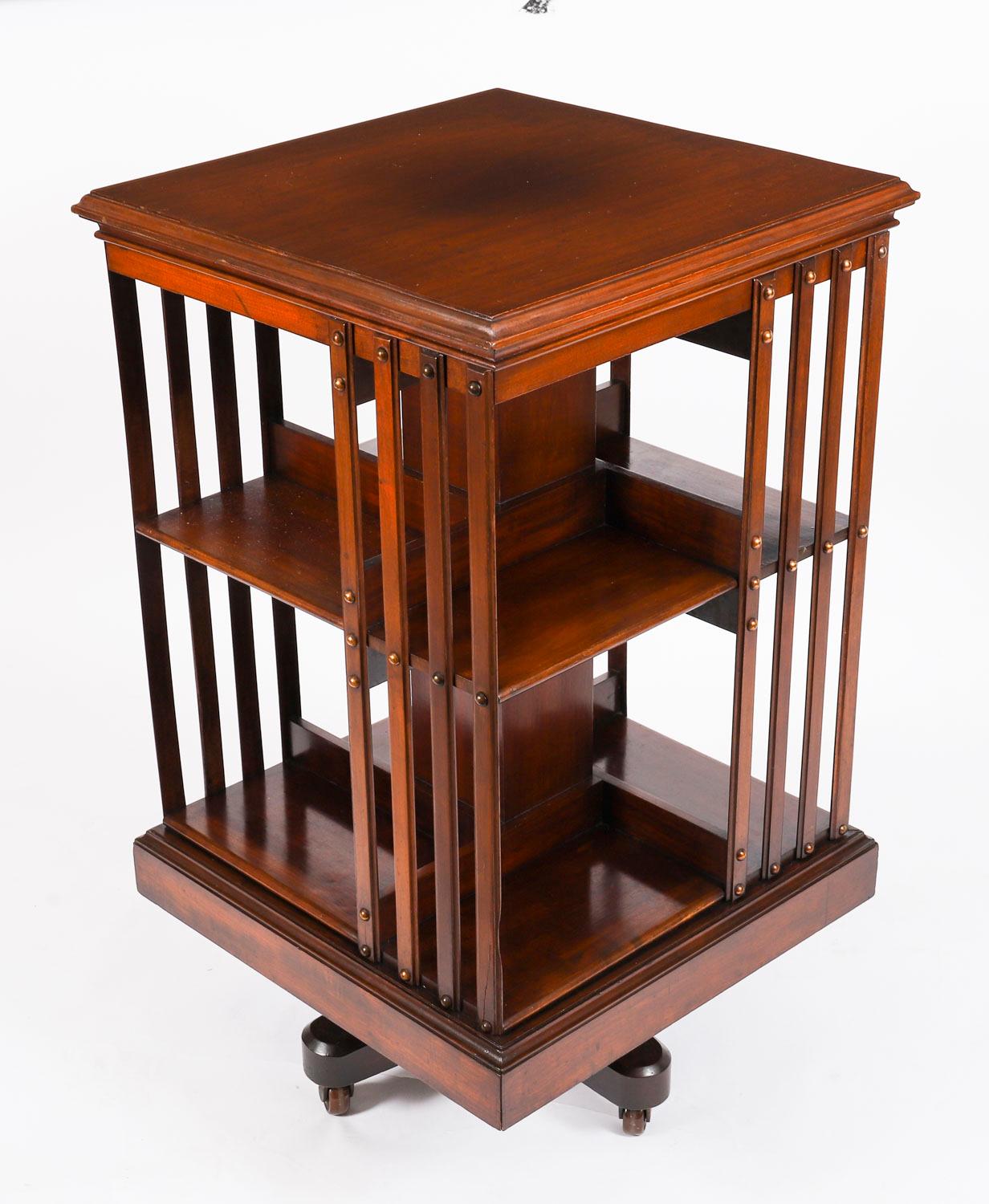 Antique English Walnut Revolving Bookcase 20th Century For Sale 4