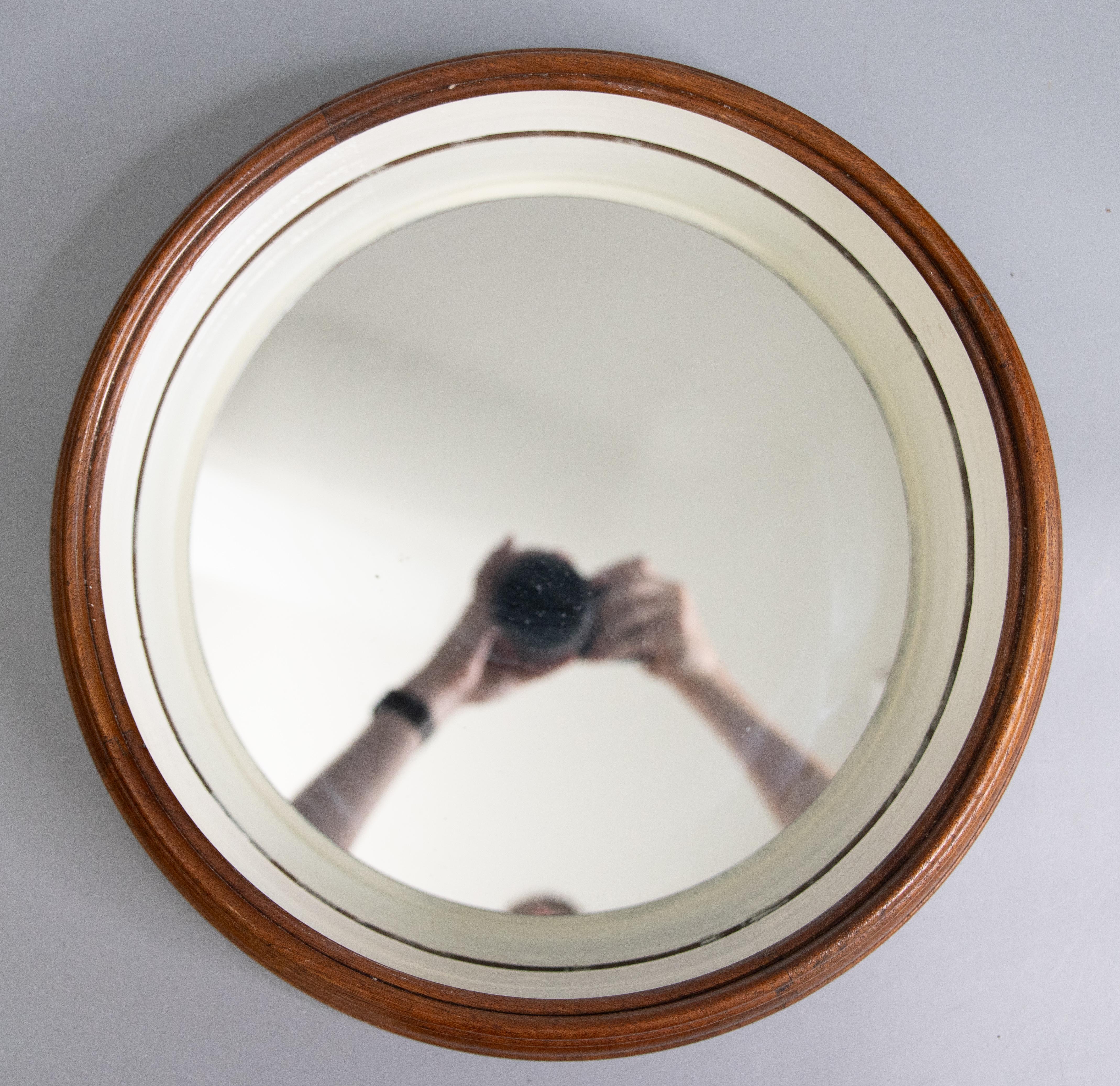 Antique English Walnut Round Porthole Mirror Circa 1920 In Good Condition For Sale In Pearland, TX