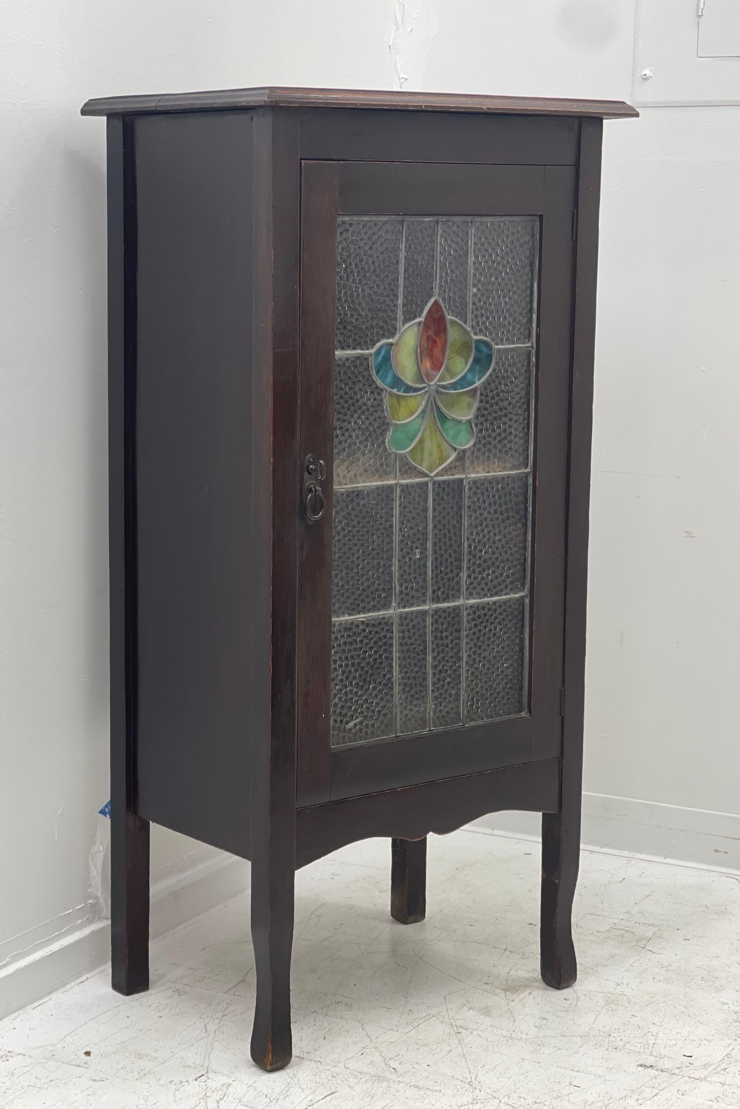 Antique English Walnut Storage Cabinet or Entryway Bookcase Shelf Stained Glass In Good Condition For Sale In Seattle, WA