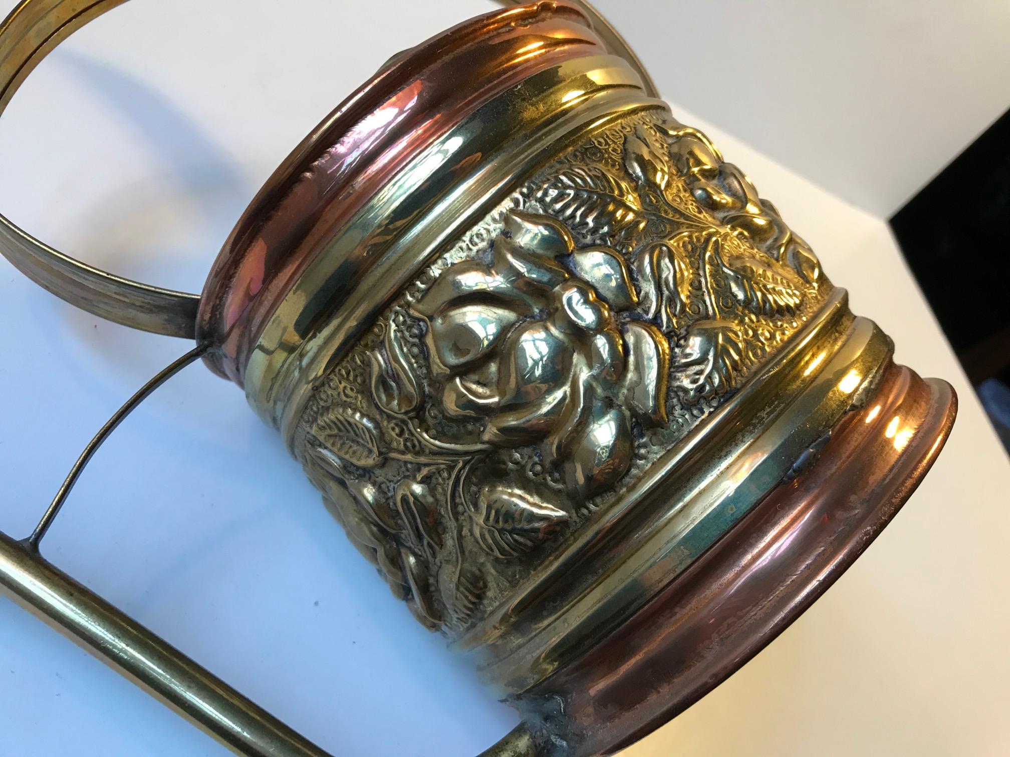Ancienne boîte à eau anglaise en cuivre et laiton État moyen - En vente à Esbjerg, DK