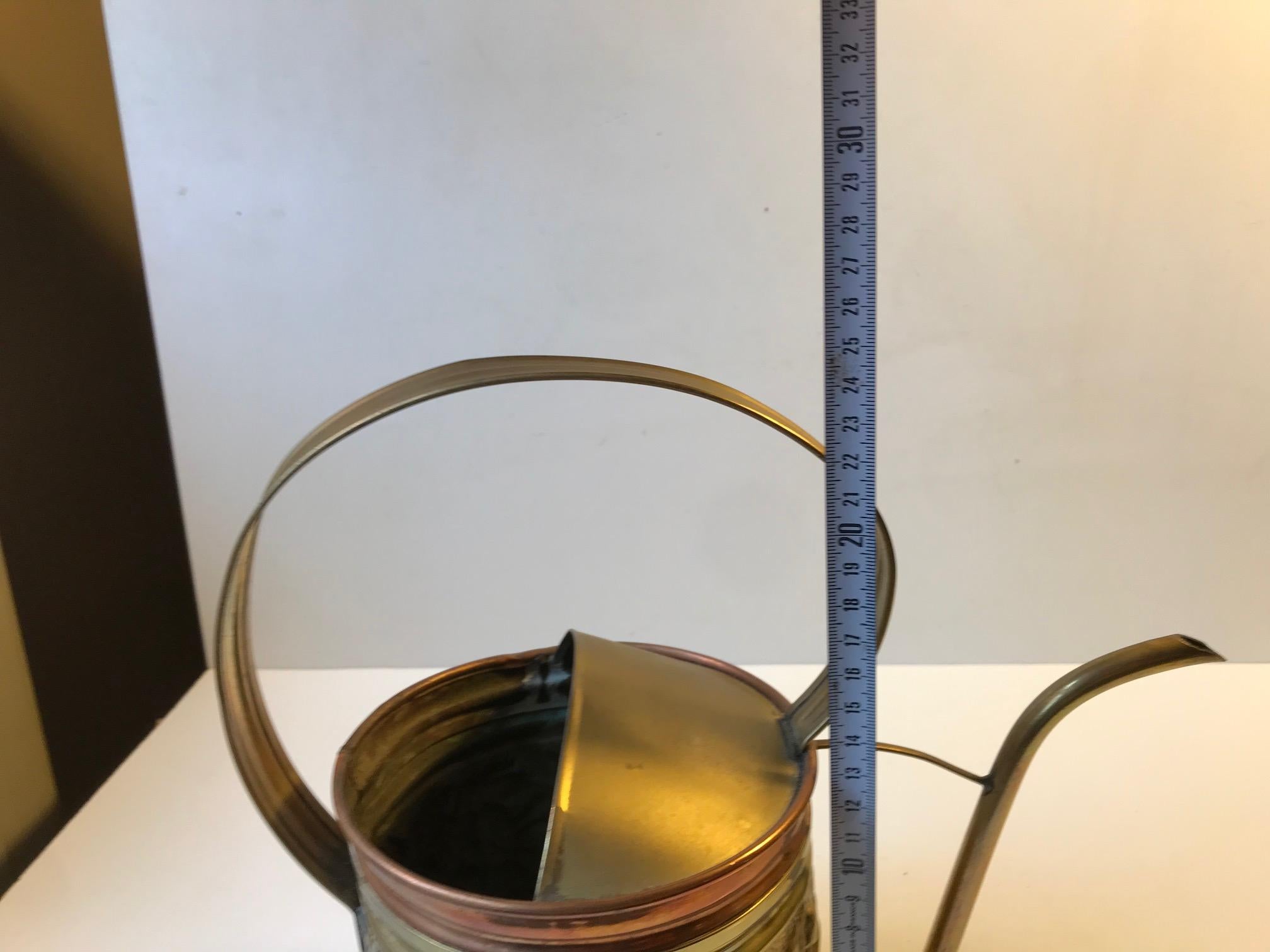 Antike englische Wasserdose aus Kupfer und Messing im Angebot 2