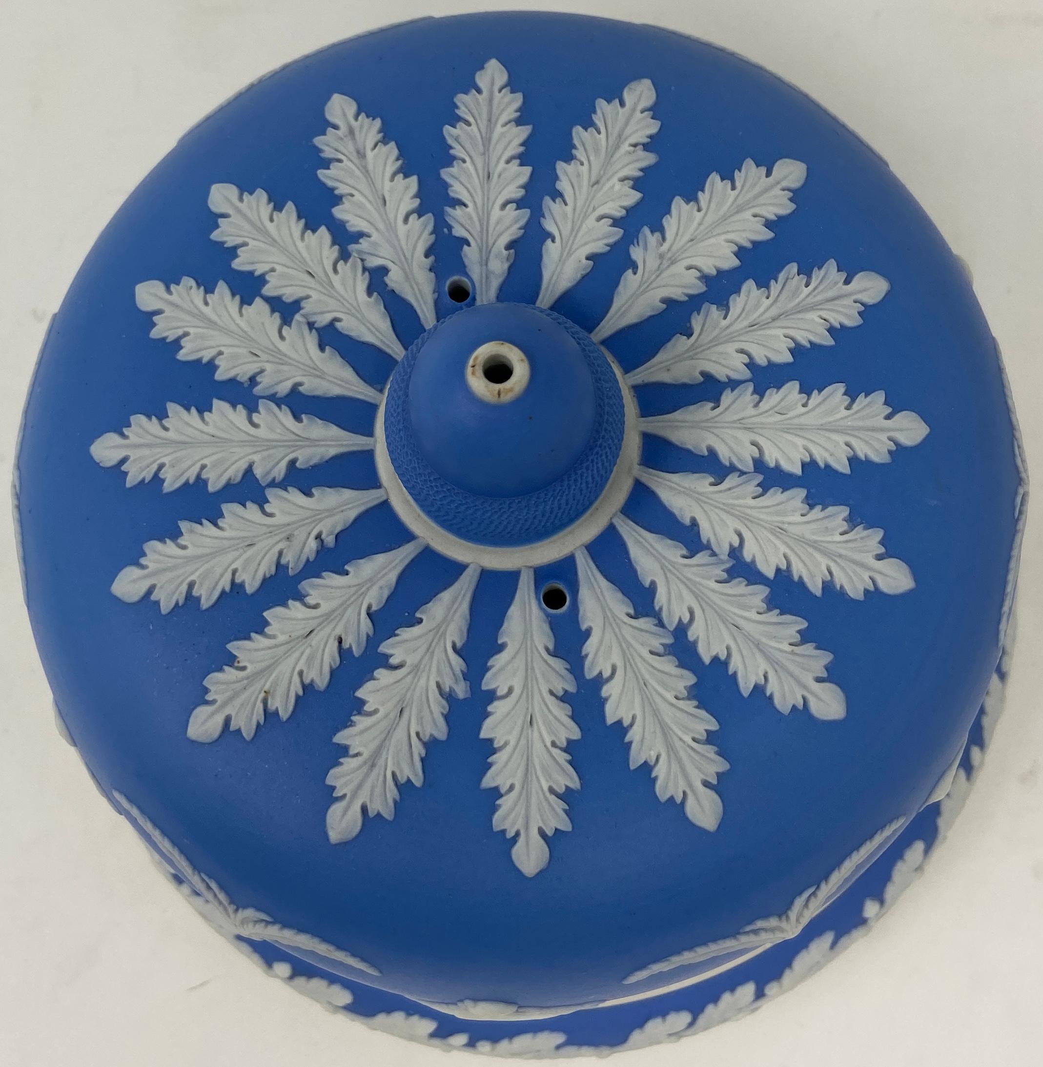 Antique English Wedgwood Blue & White Porcelain Cheese Dish and Cover Circa 1900 In Good Condition In New Orleans, LA