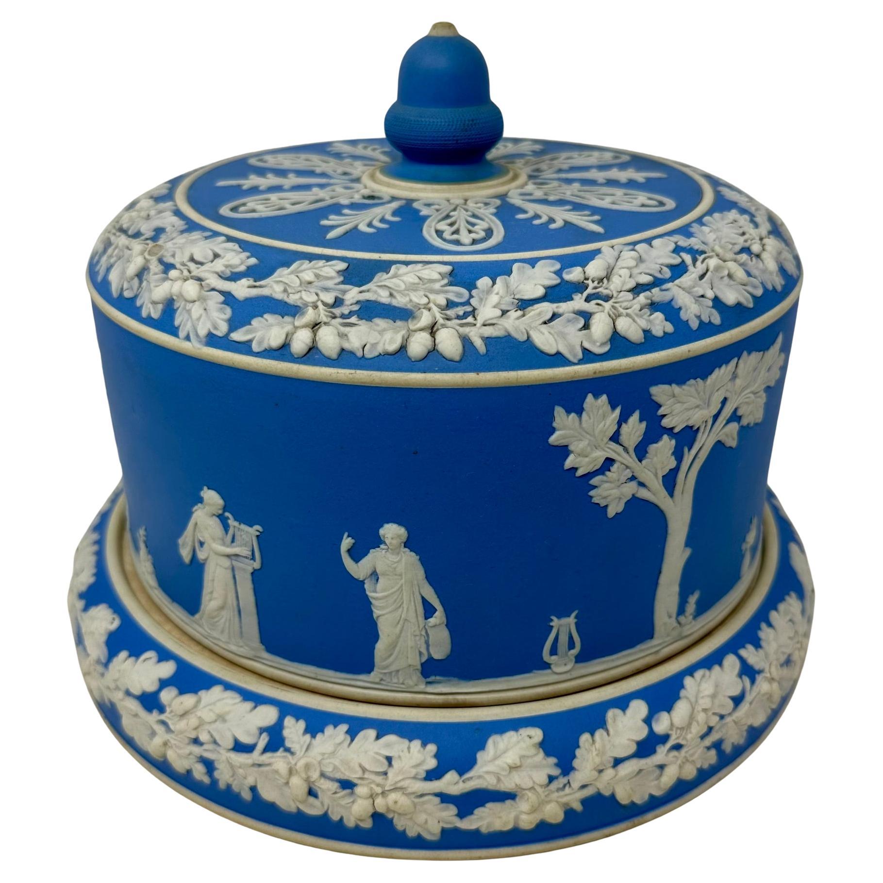 Antike englische Wedgwood Jasperware Porzellan-Käsekuppel und Deckel, CIRCA 1890-1910.